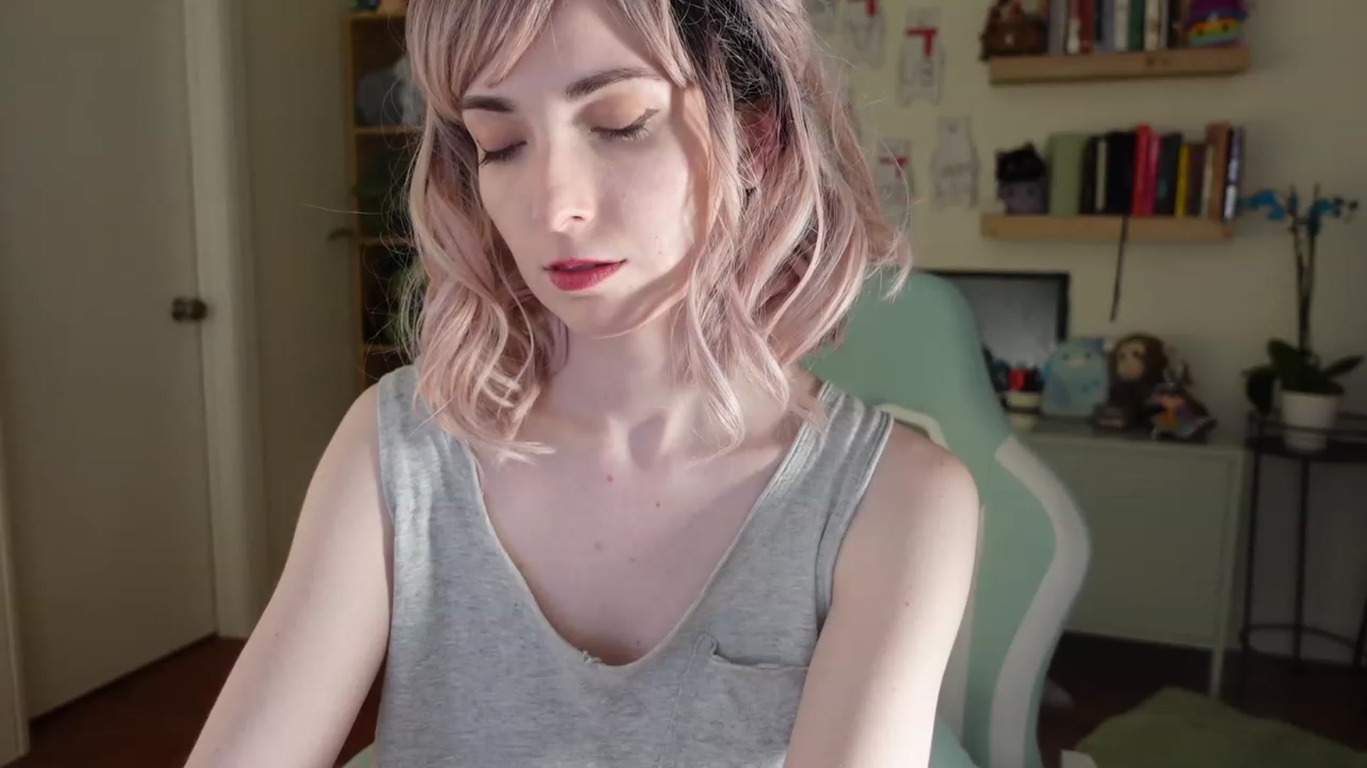 Gallery image thumbnail from Lil_blueberry's myfreecams stream on, 01/17/2024, 04:01 image 17 of 20