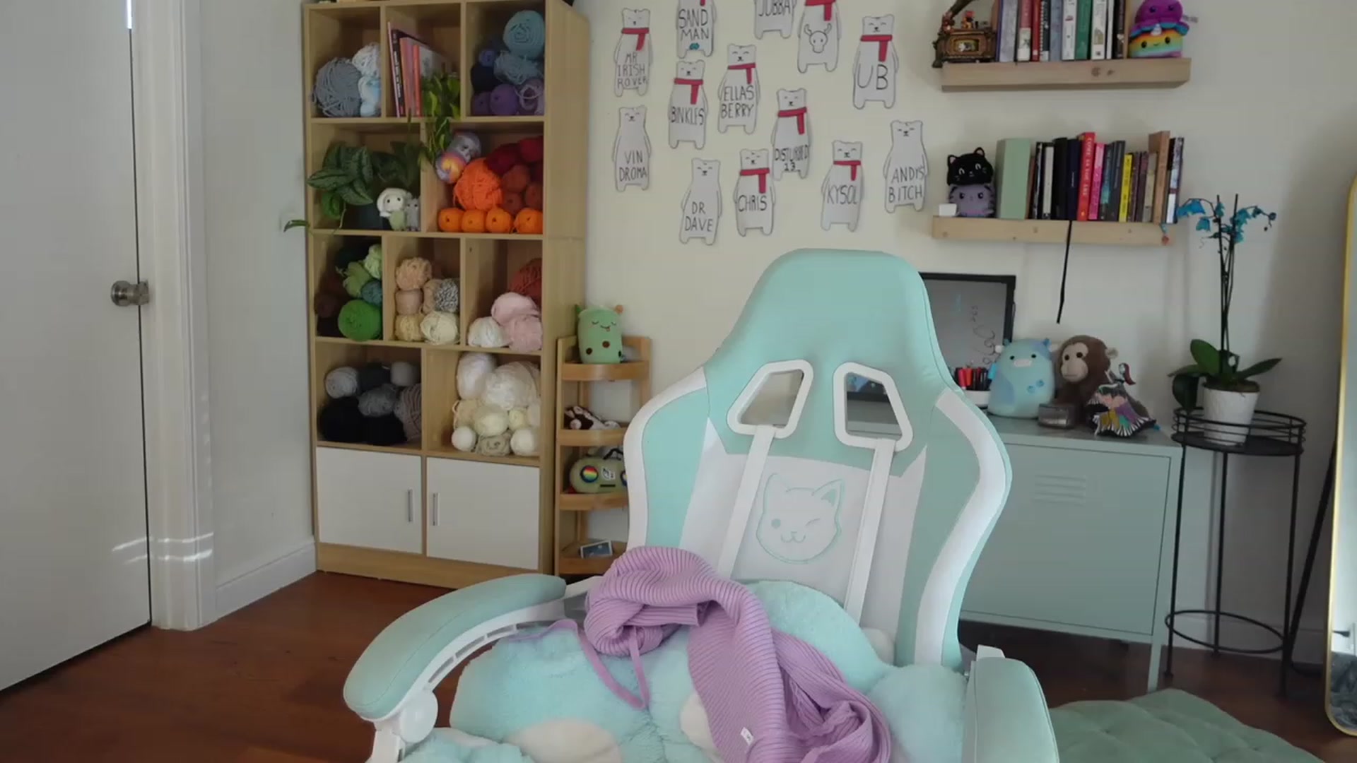 Gallery image thumbnail from Lil_blueberry's myfreecams stream on, 01/17/2024, 21:55 image 3 of 20