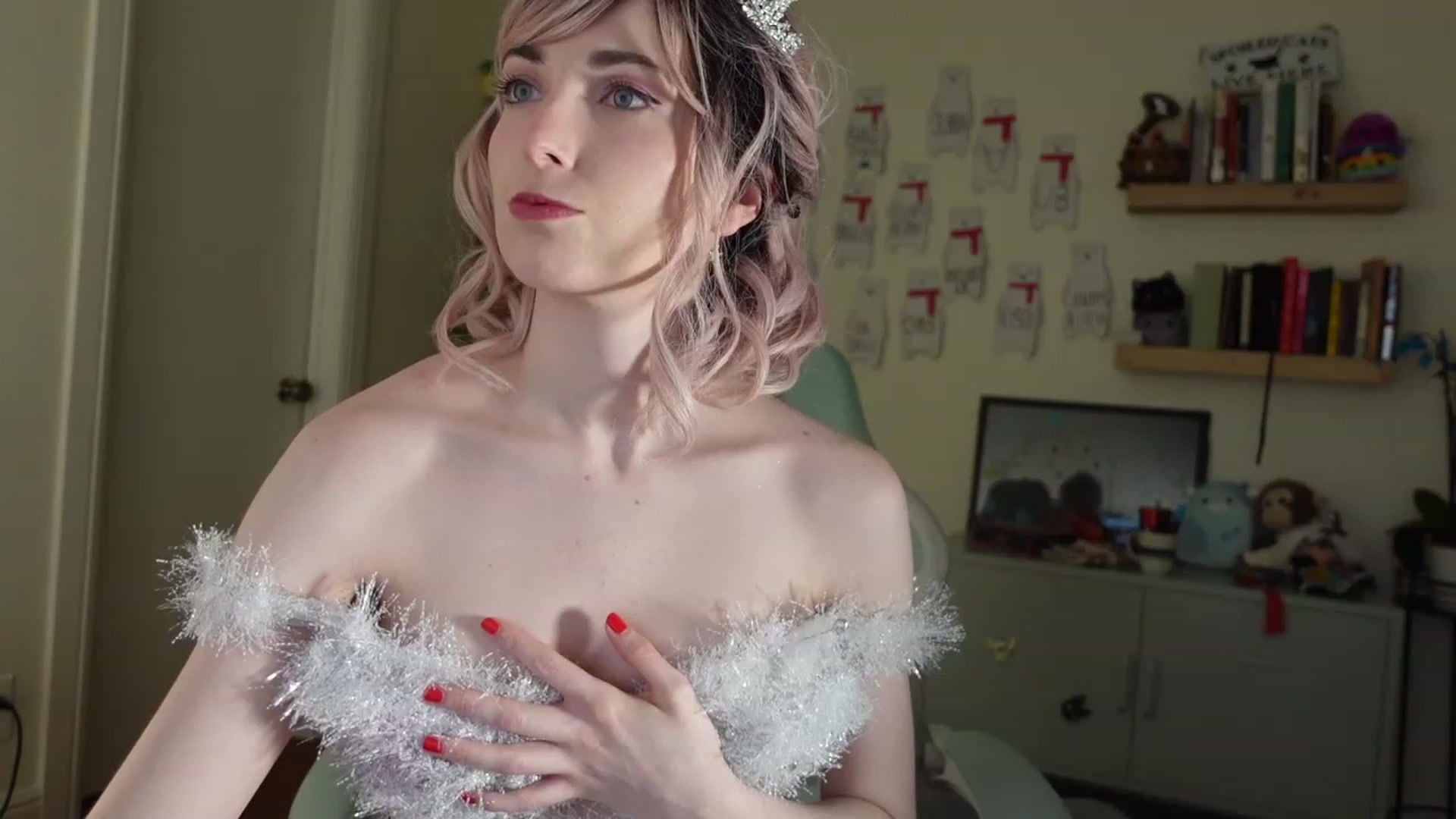 Gallery image thumbnail from Lil_blueberry's myfreecams stream on, 01/19/2024, 04:21 image 15 of 20