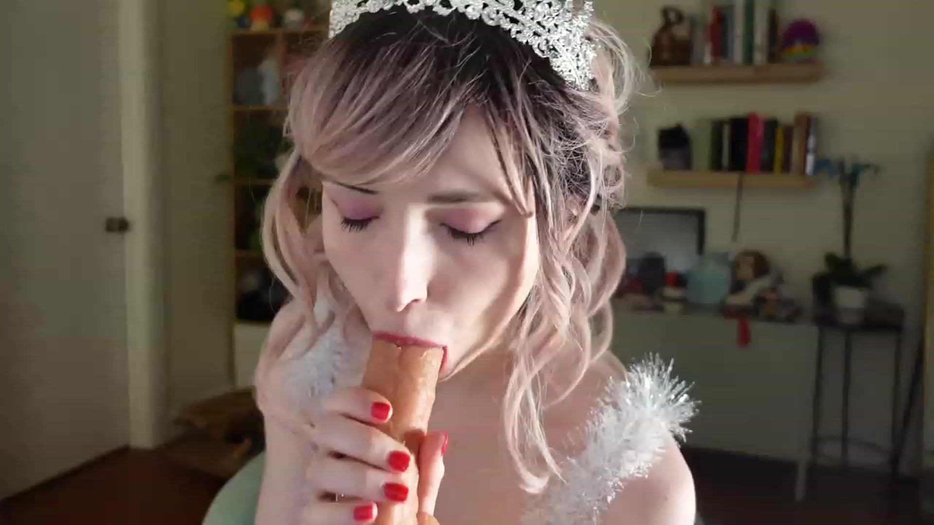 Gallery image thumbnail from Lil_blueberry's myfreecams stream on, 01/19/2024, 04:51 image 10 of 20