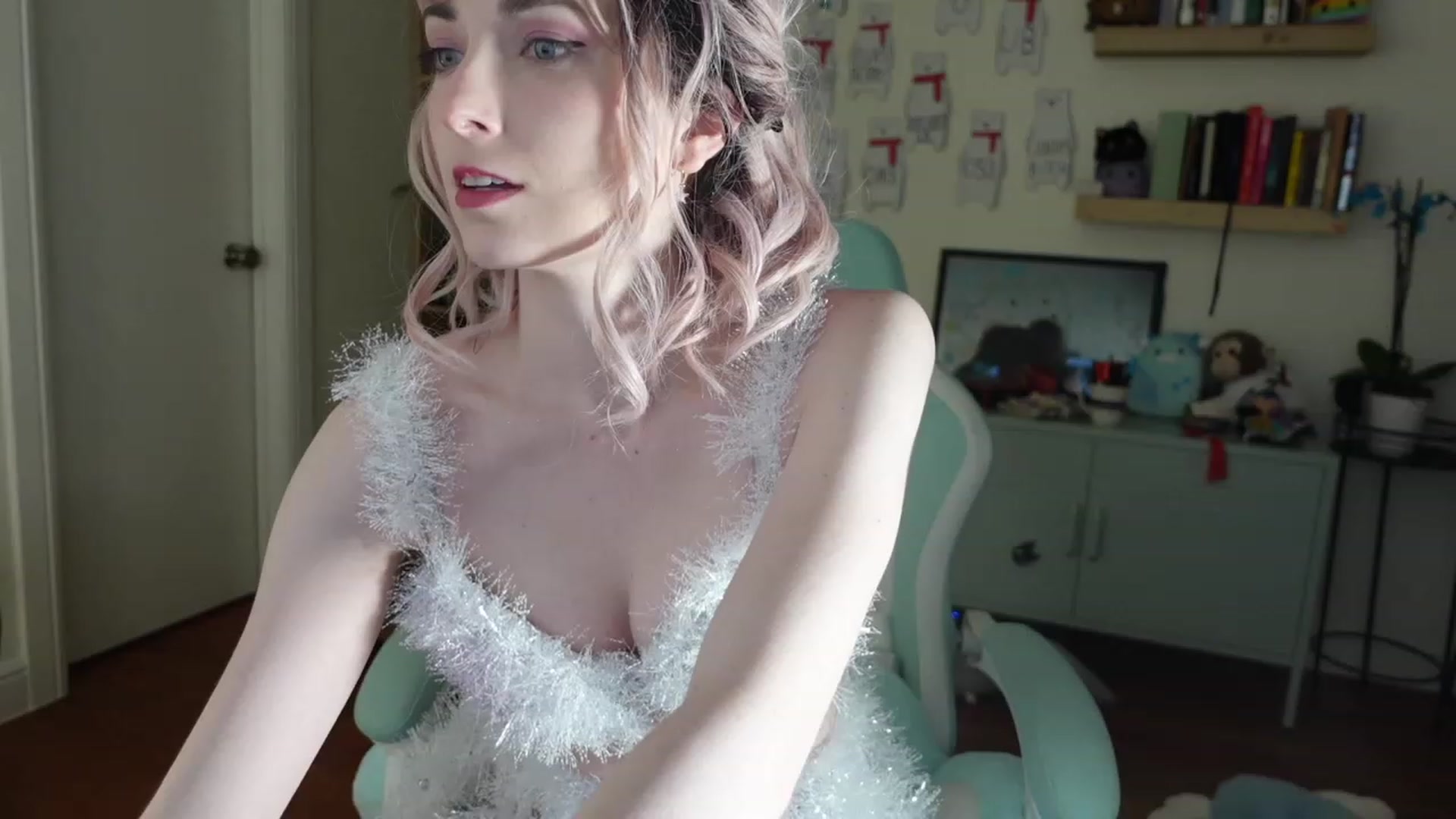 Gallery image thumbnail from Lil_blueberry's myfreecams stream on, 01/19/2024, 04:51 image 1 of 20