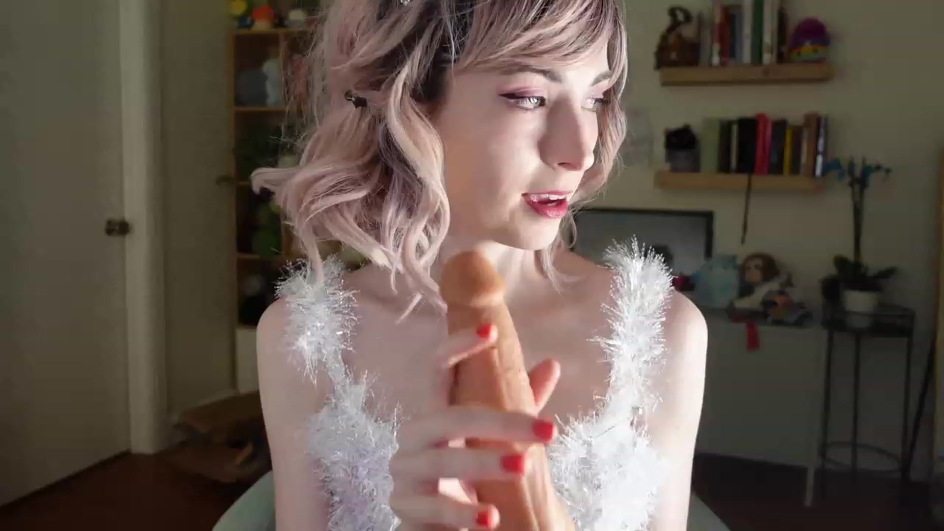 Gallery image thumbnail from Lil_blueberry's myfreecams stream on, 01/19/2024, 04:51 image 8 of 20