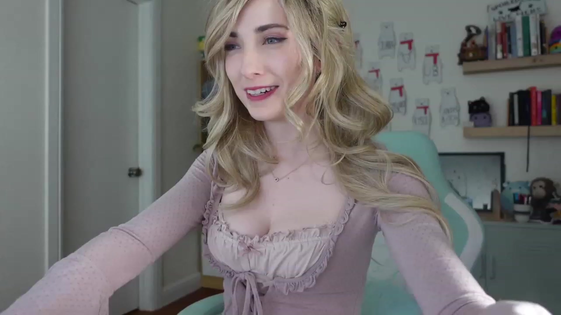 Gallery image thumbnail from Lil_blueberry's myfreecams stream on, 01/23/2024, 02:54 image 8 of 20
