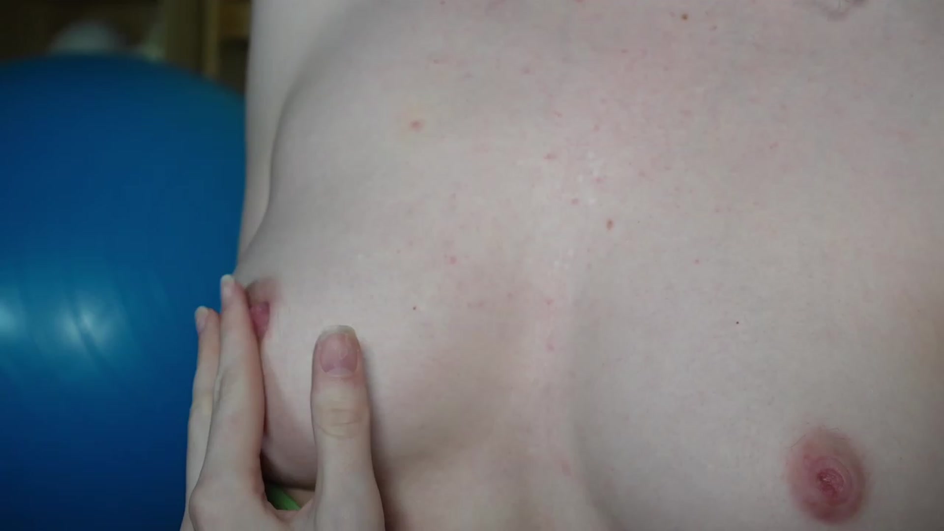 Gallery image thumbnail from Lil_blueberry's myfreecams stream on, 01/27/2024, 02:32 image 6 of 20