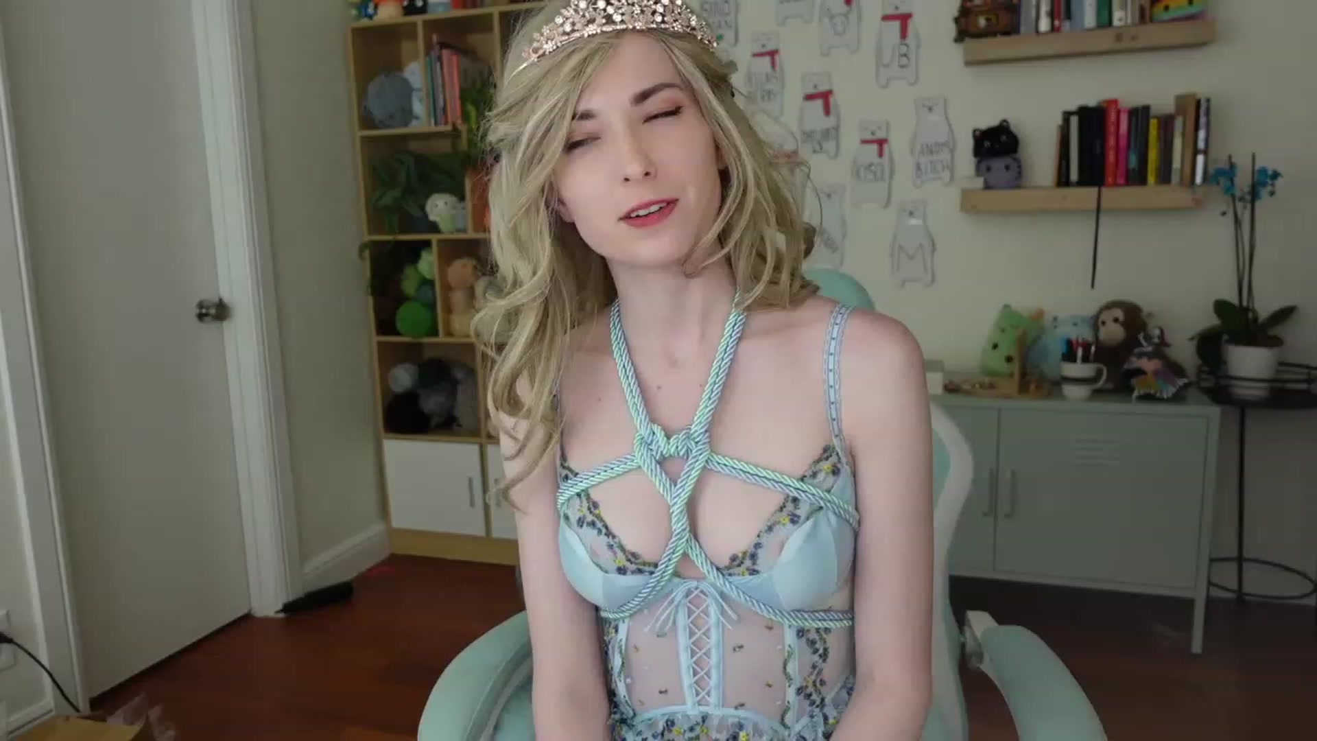 Gallery image thumbnail from Lil_blueberry's myfreecams stream on, 01/31/2024, 04:07 image 4 of 20