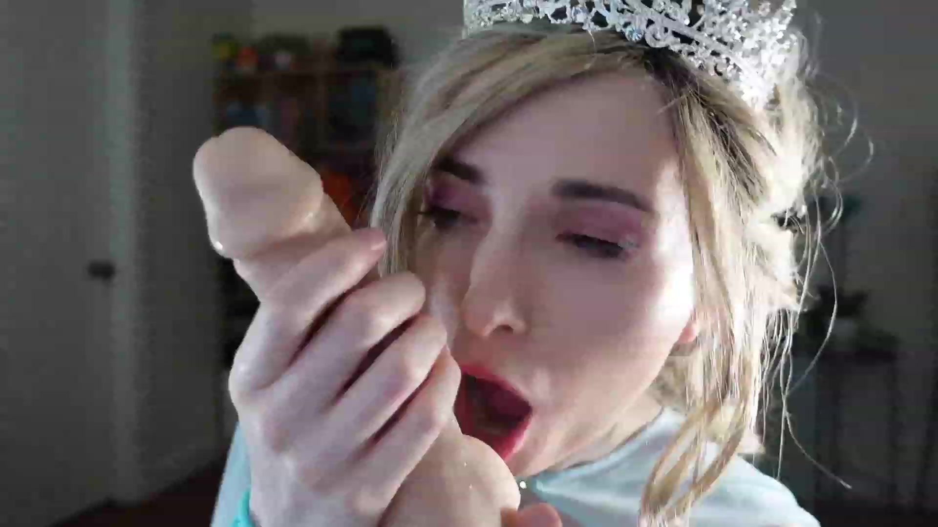 Gallery image thumbnail from Lil_blueberry's myfreecams stream on, 02/04/2024, 03:42 image 14 of 20