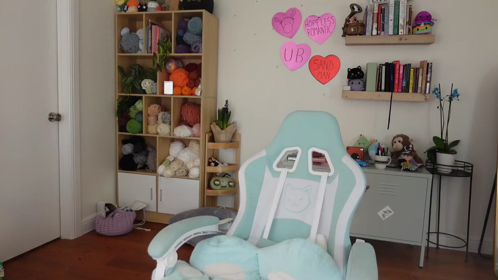 Gallery image thumbnail from Lil_blueberry's myfreecams stream on, 02/07/2024, 21:38 image 17 of 20