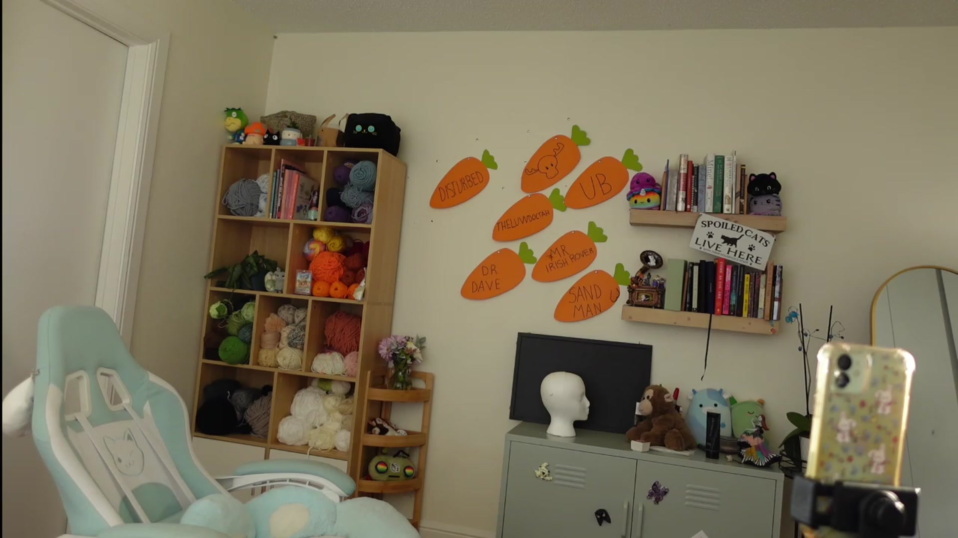 Gallery image thumbnail from Lil_blueberry's myfreecams stream on, 03/08/2024, 04:15 image 13 of 20