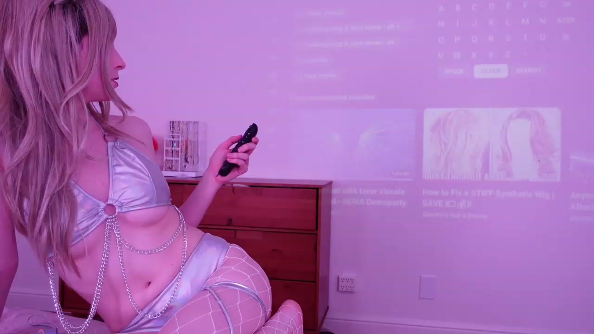 Gallery image thumbnail from Lil_blueberry's myfreecams stream on, 03/10/2024, 02:57 image 5 of 20