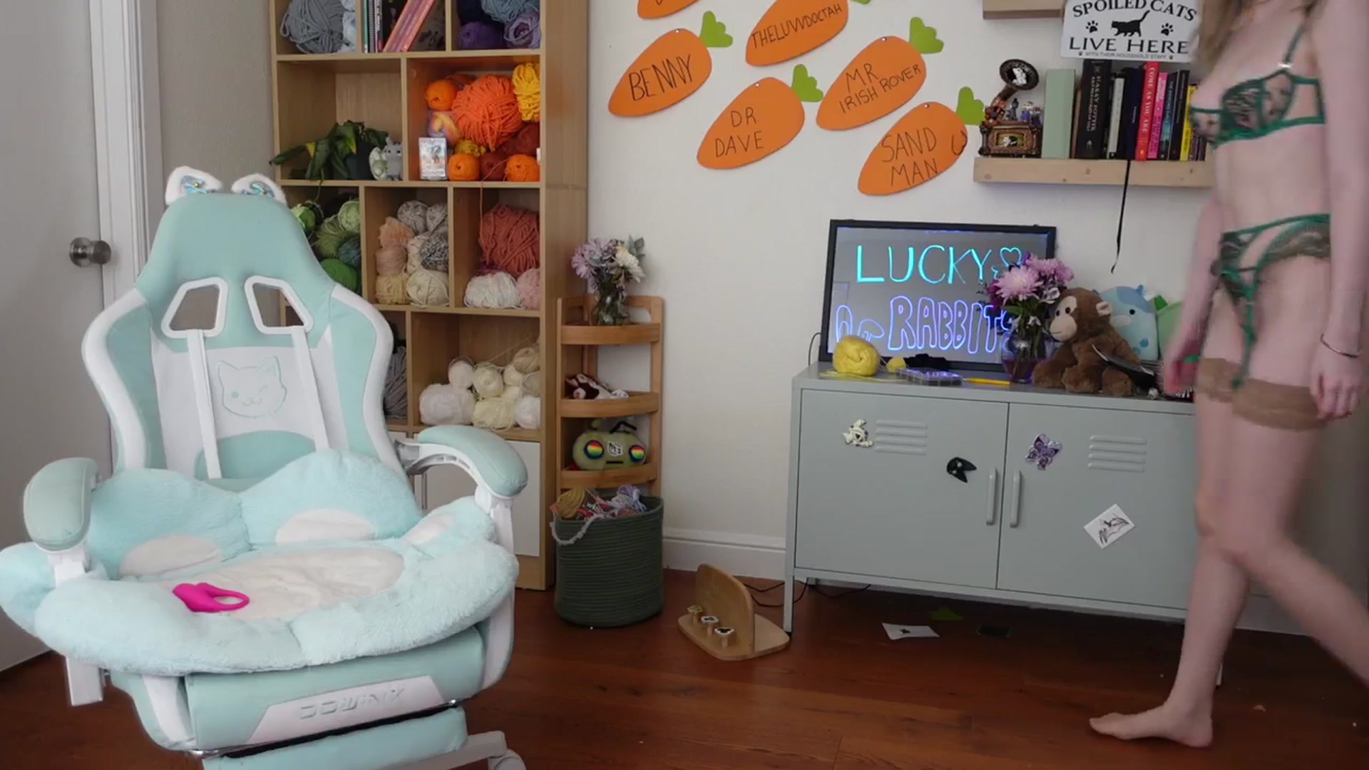 Gallery image thumbnail from Lil_blueberry's myfreecams stream on, 03/18/2024, 03:27 image 13 of 20
