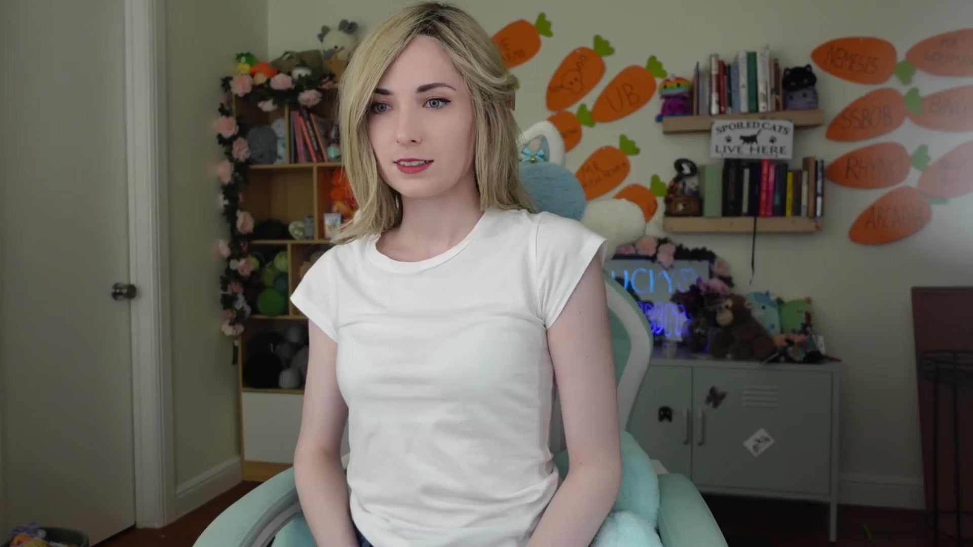 Gallery image thumbnail from Lil_blueberry's myfreecams stream on, 03/24/2024, 02:43 image 1 of 20