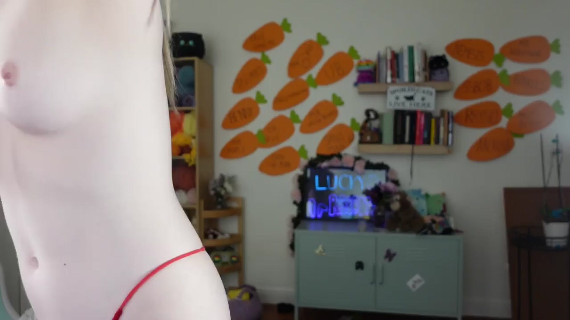 Gallery image thumbnail from Lil_blueberry's myfreecams stream on, 03/24/2024, 03:35 image 18 of 20