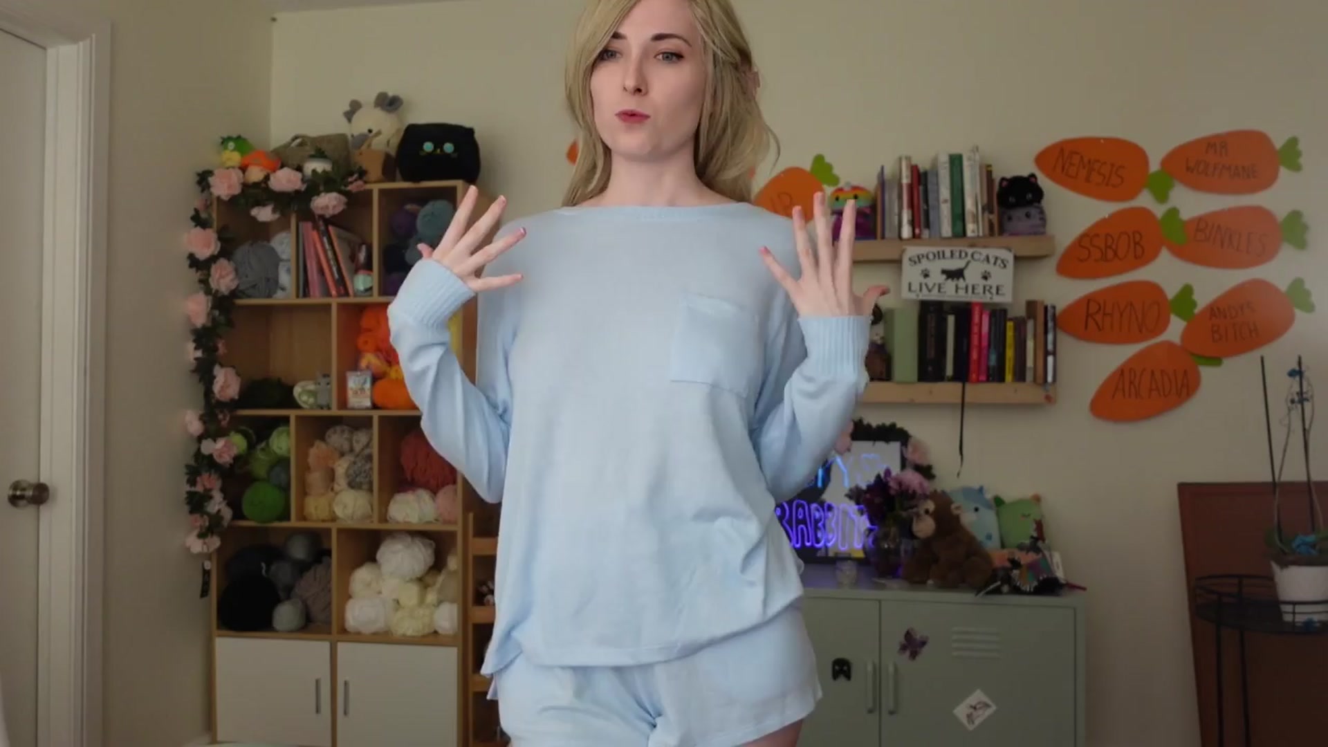 Gallery image thumbnail from Lil_blueberry's myfreecams stream on, 03/24/2024, 03:35 image 19 of 20