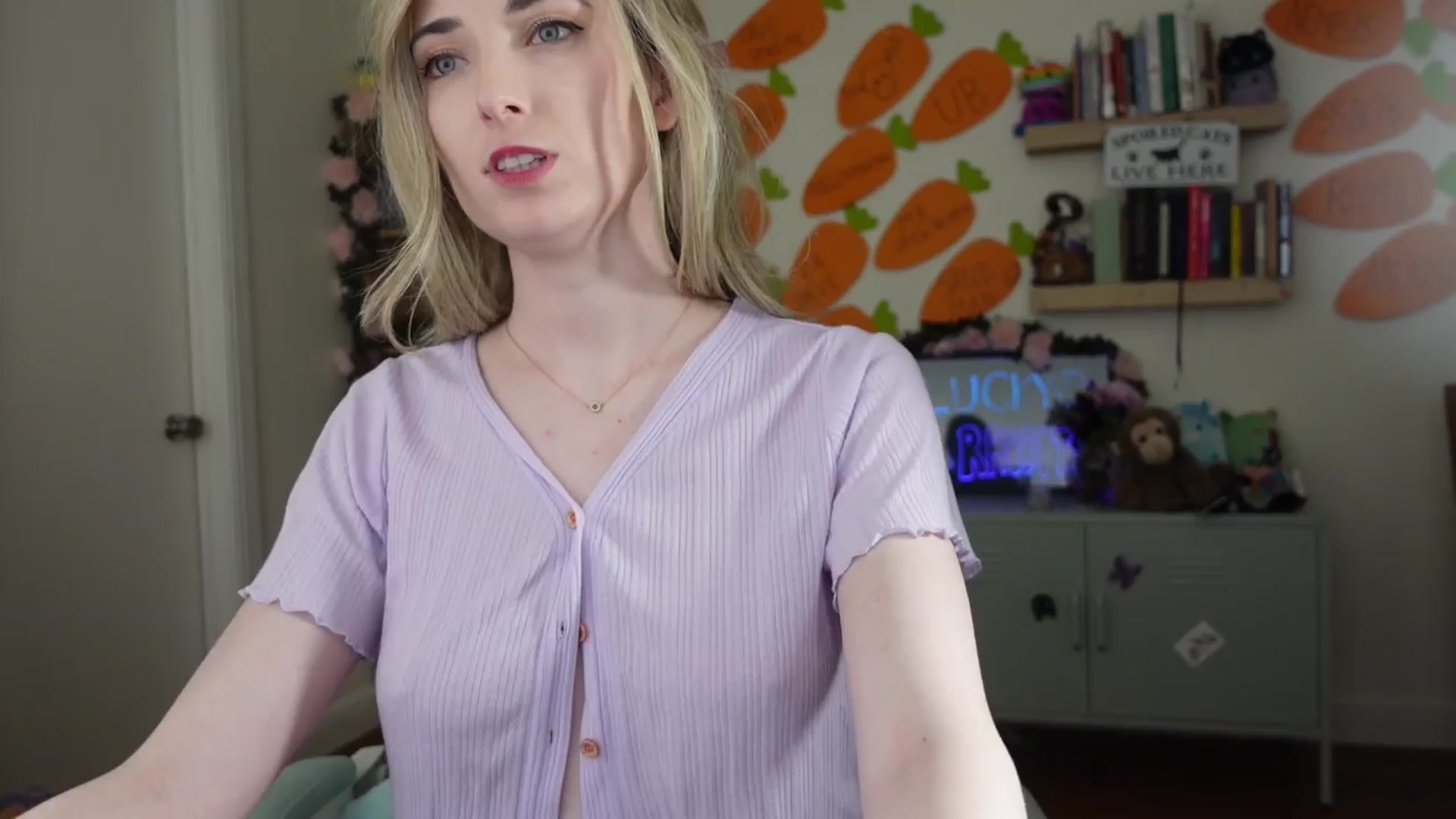 Gallery image thumbnail from Lil_blueberry's myfreecams stream on, 03/27/2024, 03:50 image 9 of 20