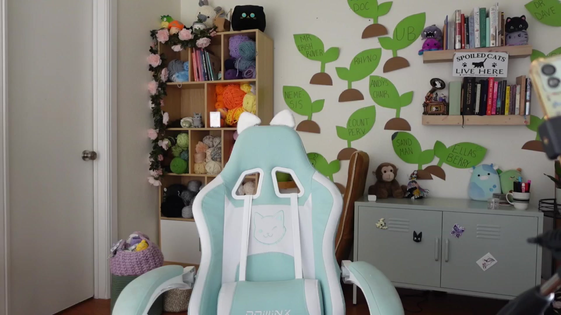 Gallery image thumbnail from Lil_blueberry's myfreecams stream on, 04/17/2024, 03:09 image 7 of 20