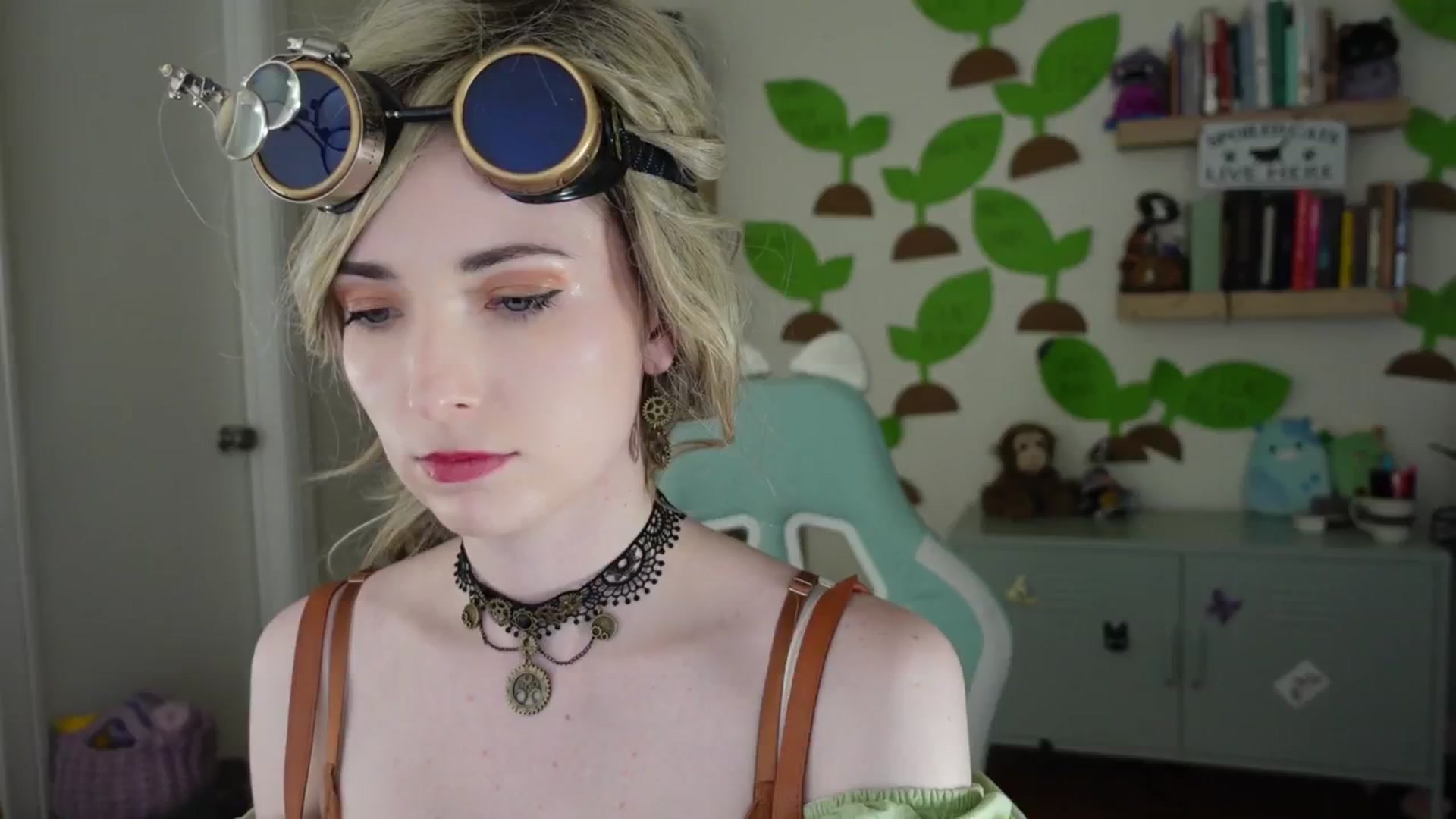 Gallery image thumbnail from Lil_blueberry's myfreecams stream on, 04/24/2024, 02:59 image 5 of 20