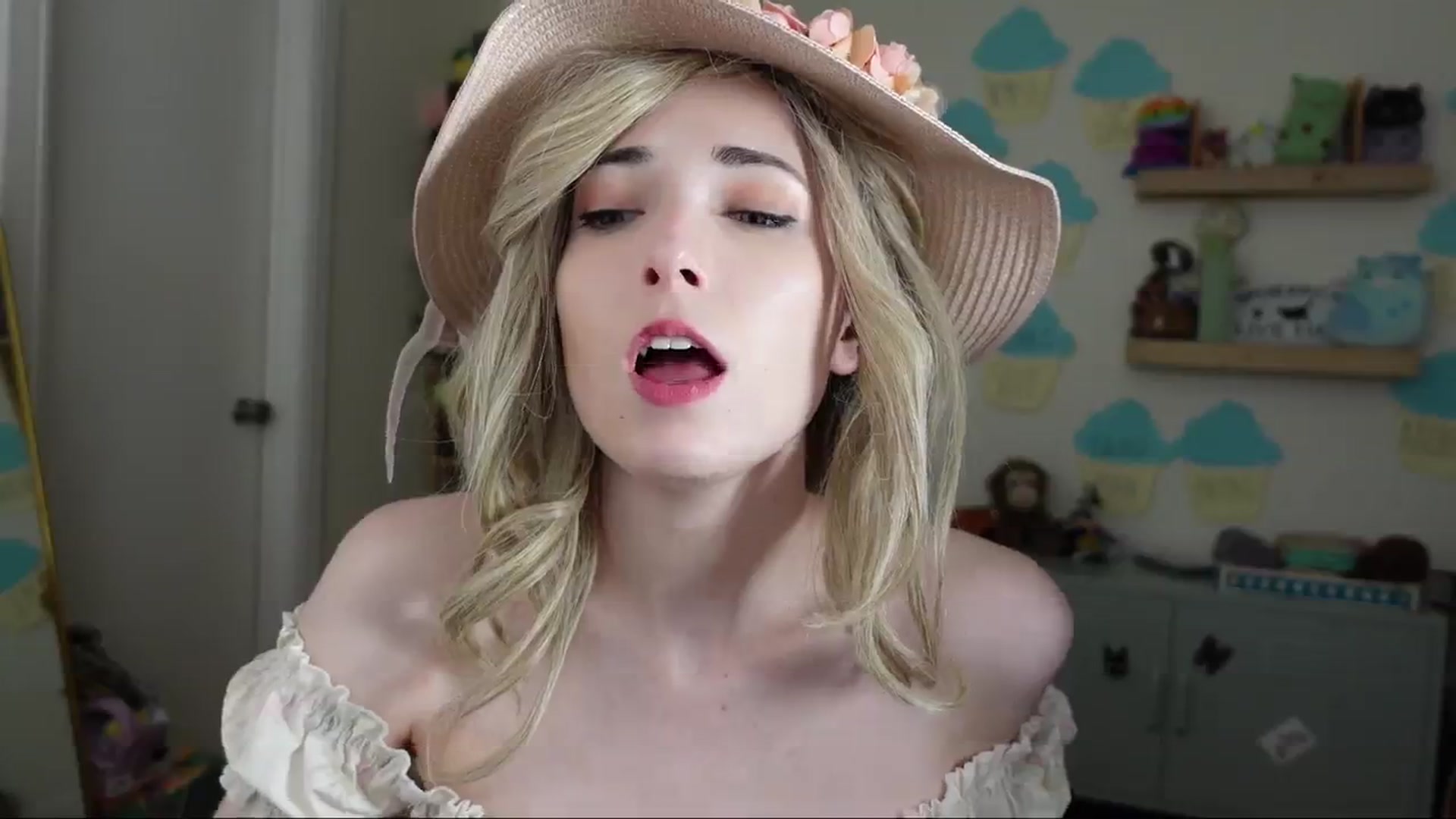 Gallery image thumbnail from Lil_blueberry's myfreecams stream on, 05/17/2024, 03:27 image 13 of 20