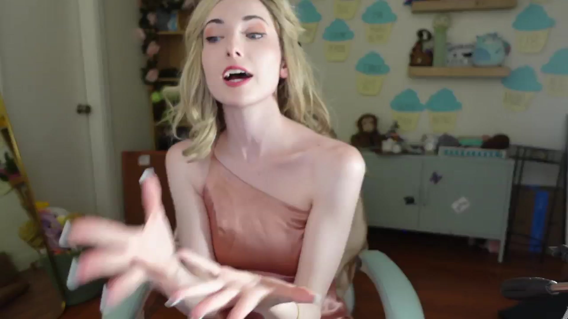Gallery image thumbnail from Lil_blueberry's myfreecams stream on, 05/31/2024, 03:29 image 3 of 20