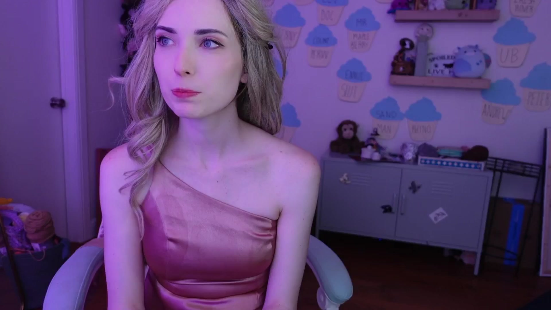 Gallery image thumbnail from Lil_blueberry's myfreecams stream on, 05/31/2024, 03:29 image 12 of 20