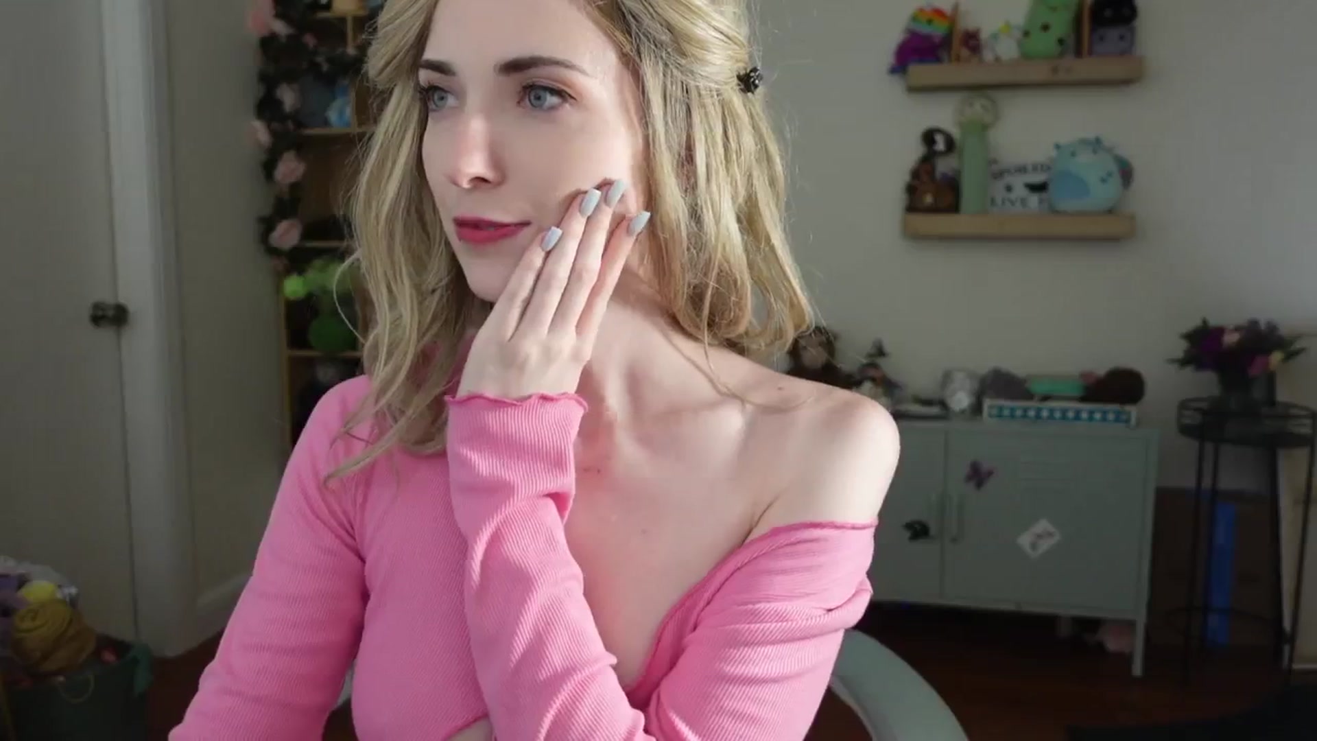 Gallery image thumbnail from Lil_blueberry's myfreecams stream on, 06/05/2024, 03:28 image 19 of 20