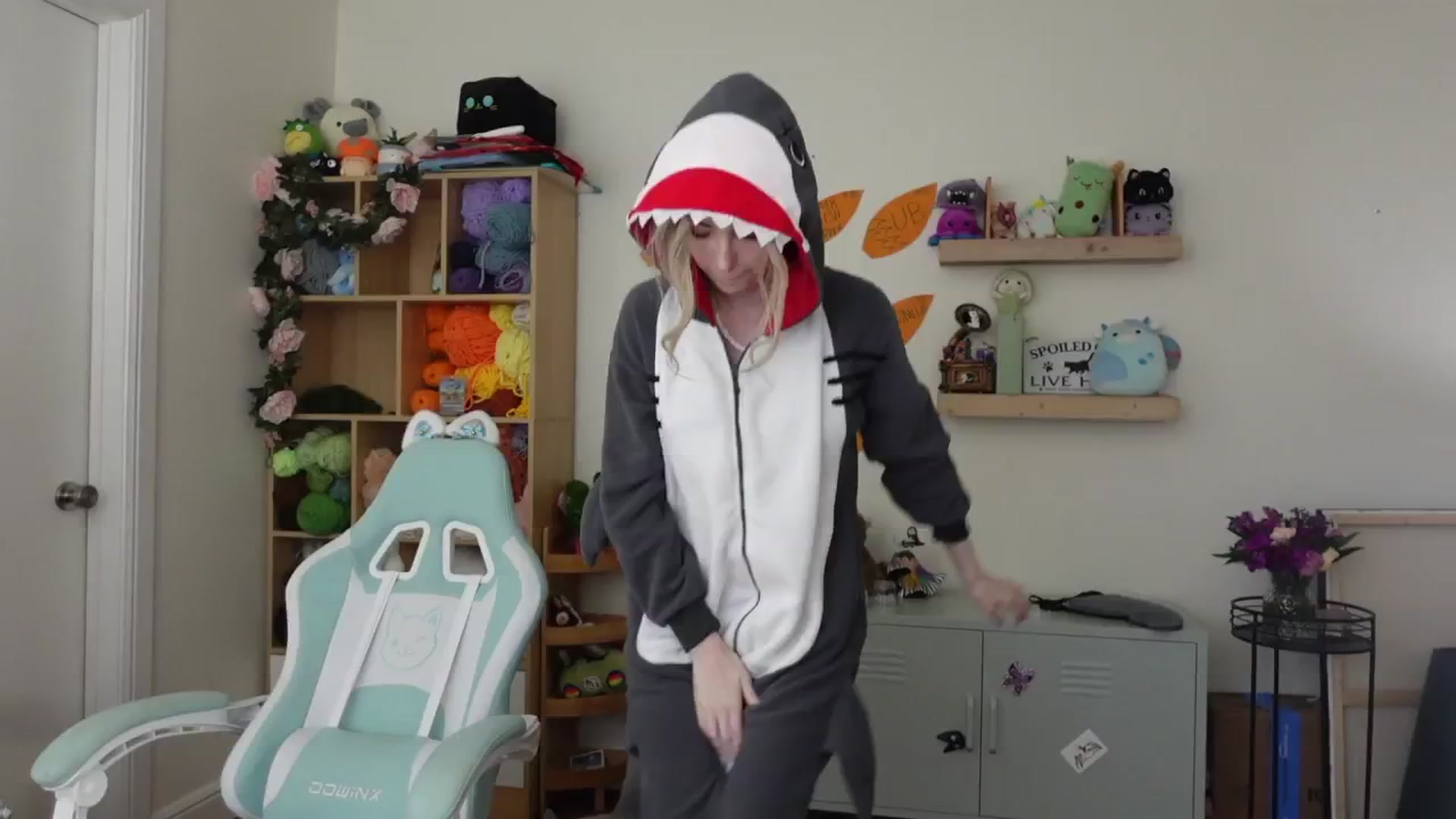 Gallery image thumbnail from Lil_blueberry's myfreecams stream on, 06/07/2024, 03:33 image 1 of 20