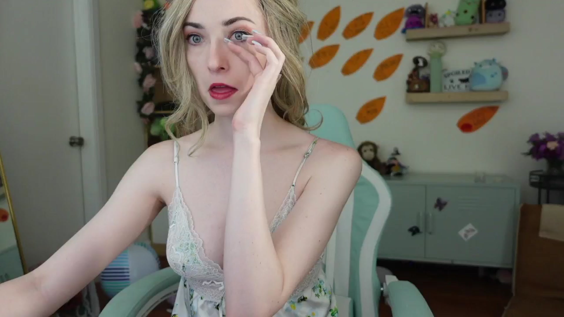 Gallery image thumbnail from Lil_blueberry's myfreecams stream on, 06/12/2024, 21:22 image 4 of 20