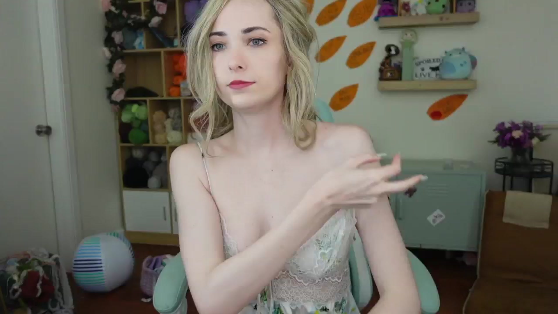 Gallery image thumbnail from Lil_blueberry's myfreecams stream on, 06/12/2024, 21:22 image 14 of 20