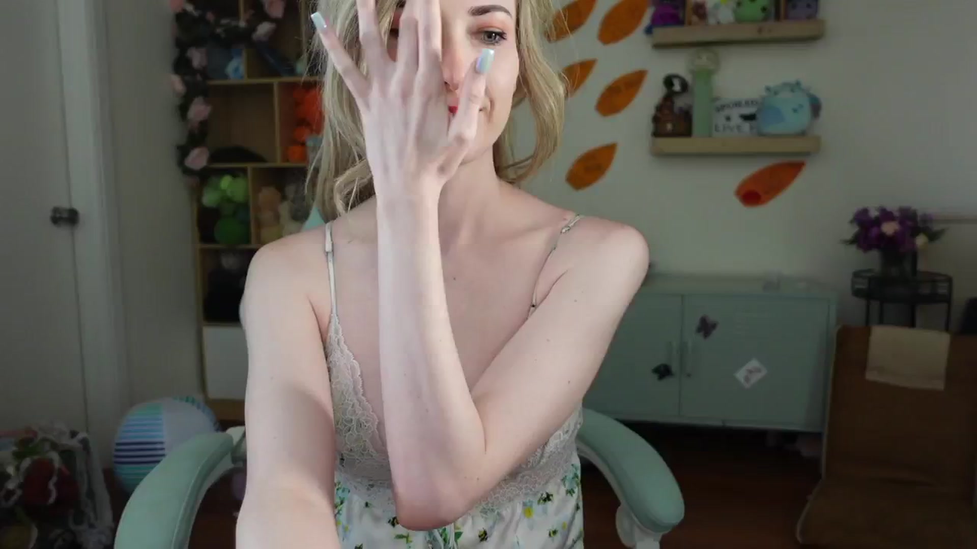 Gallery image thumbnail from Lil_blueberry's myfreecams stream on, 06/12/2024, 21:22 image 11 of 20