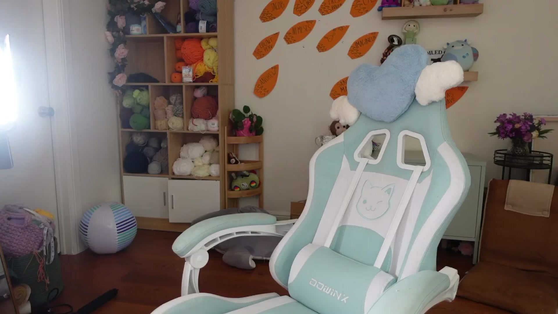 Gallery image thumbnail from Lil_blueberry's myfreecams stream on, 06/15/2024, 20:42 image 7 of 20