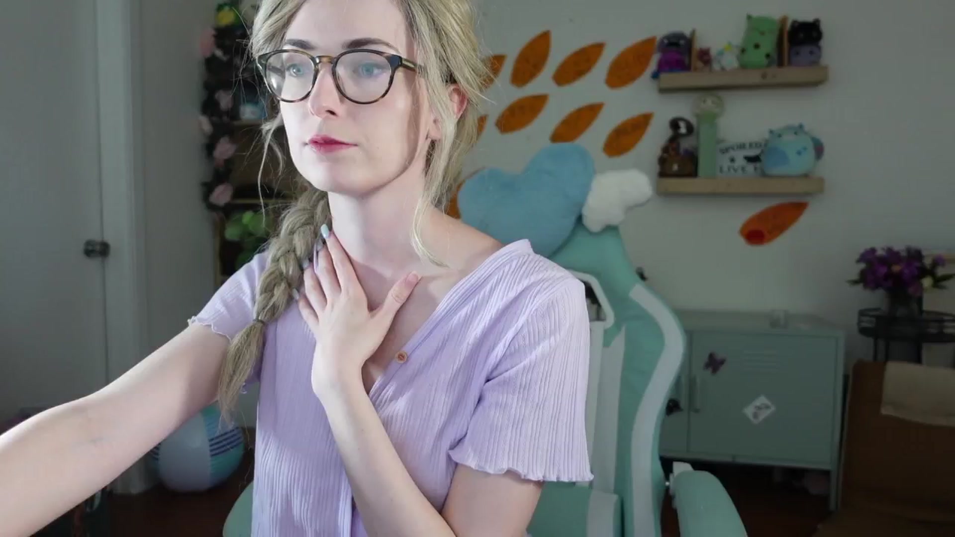 Gallery image thumbnail from Lil_blueberry's myfreecams stream on, 06/15/2024, 20:42 image 6 of 20