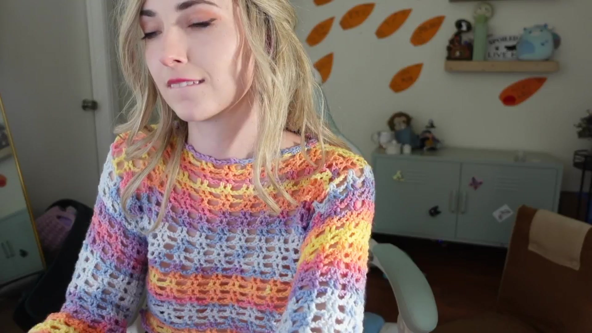 Gallery image thumbnail from Lil_blueberry's myfreecams stream on, 06/22/2024, 20:16 image 15 of 20