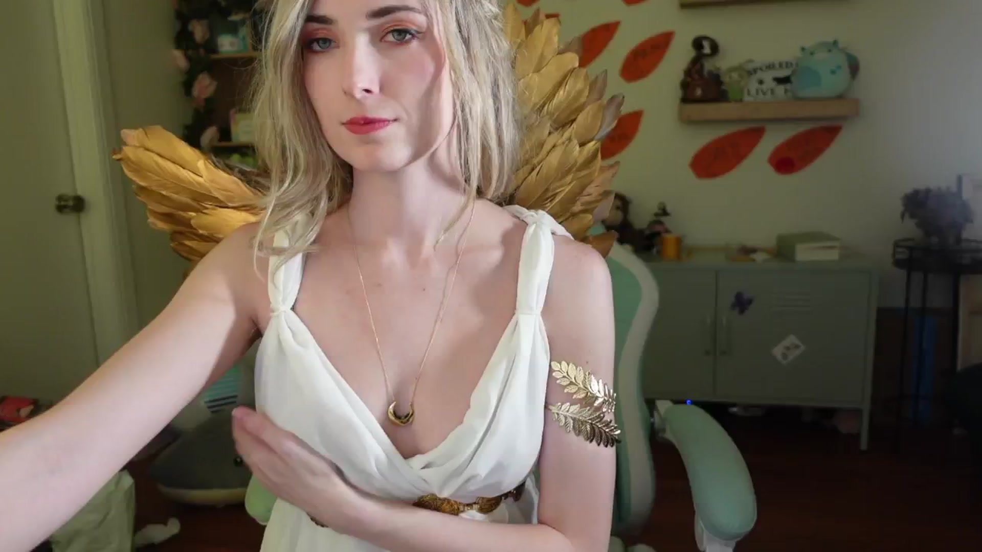 Gallery image thumbnail from Lil_blueberry's myfreecams stream on, 06/28/2024, 02:43 image 10 of 20