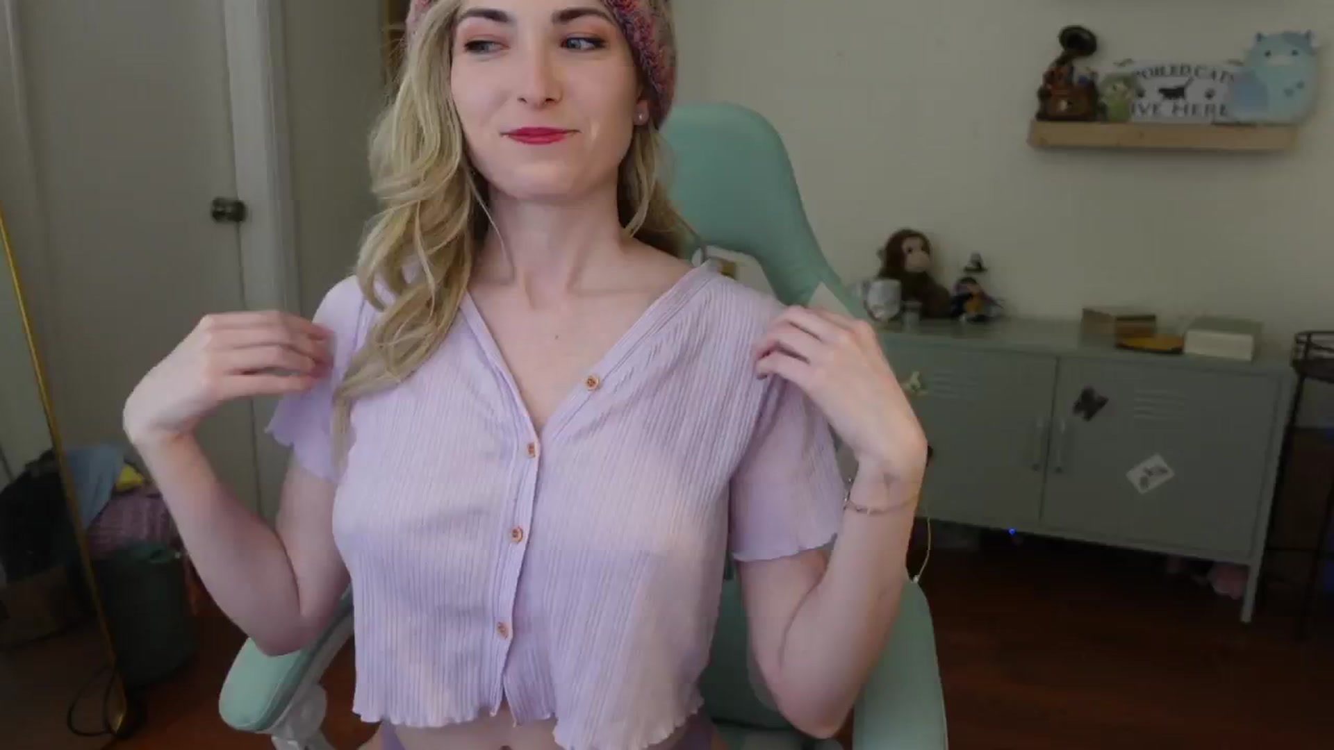 Gallery image thumbnail from Lil_blueberry's myfreecams stream on, 07/11/2024, 02:48 image 1 of 20