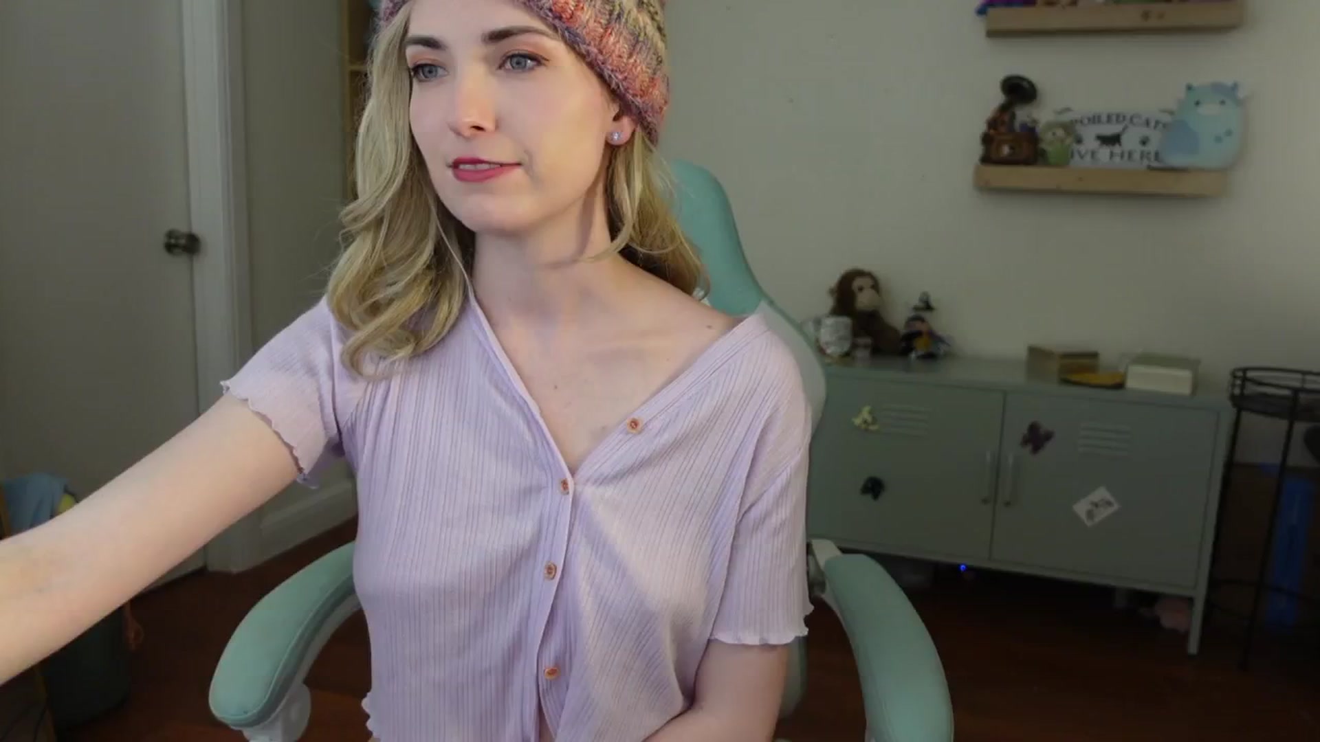 Gallery image thumbnail from Lil_blueberry's myfreecams stream on, 07/11/2024, 02:48 image 8 of 20