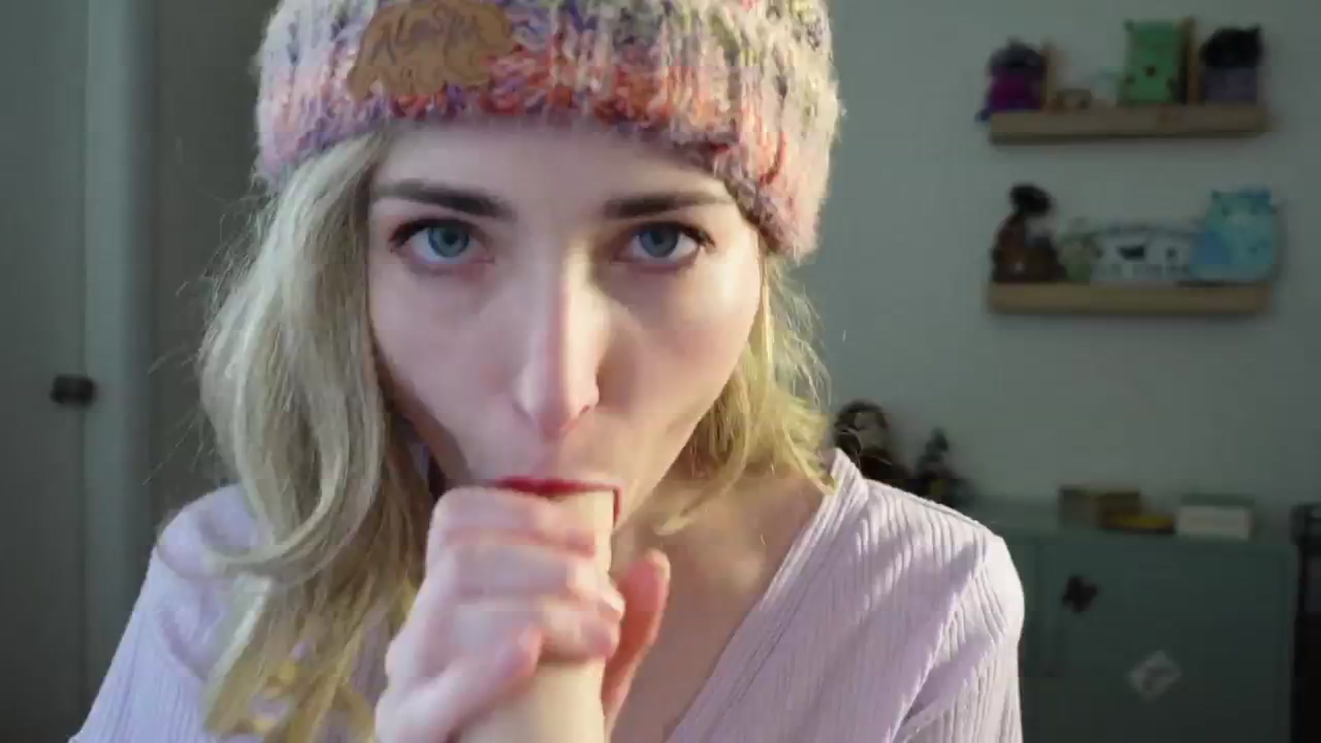 Gallery image thumbnail from Lil_blueberry's myfreecams stream on, 07/11/2024, 02:48 image 9 of 20