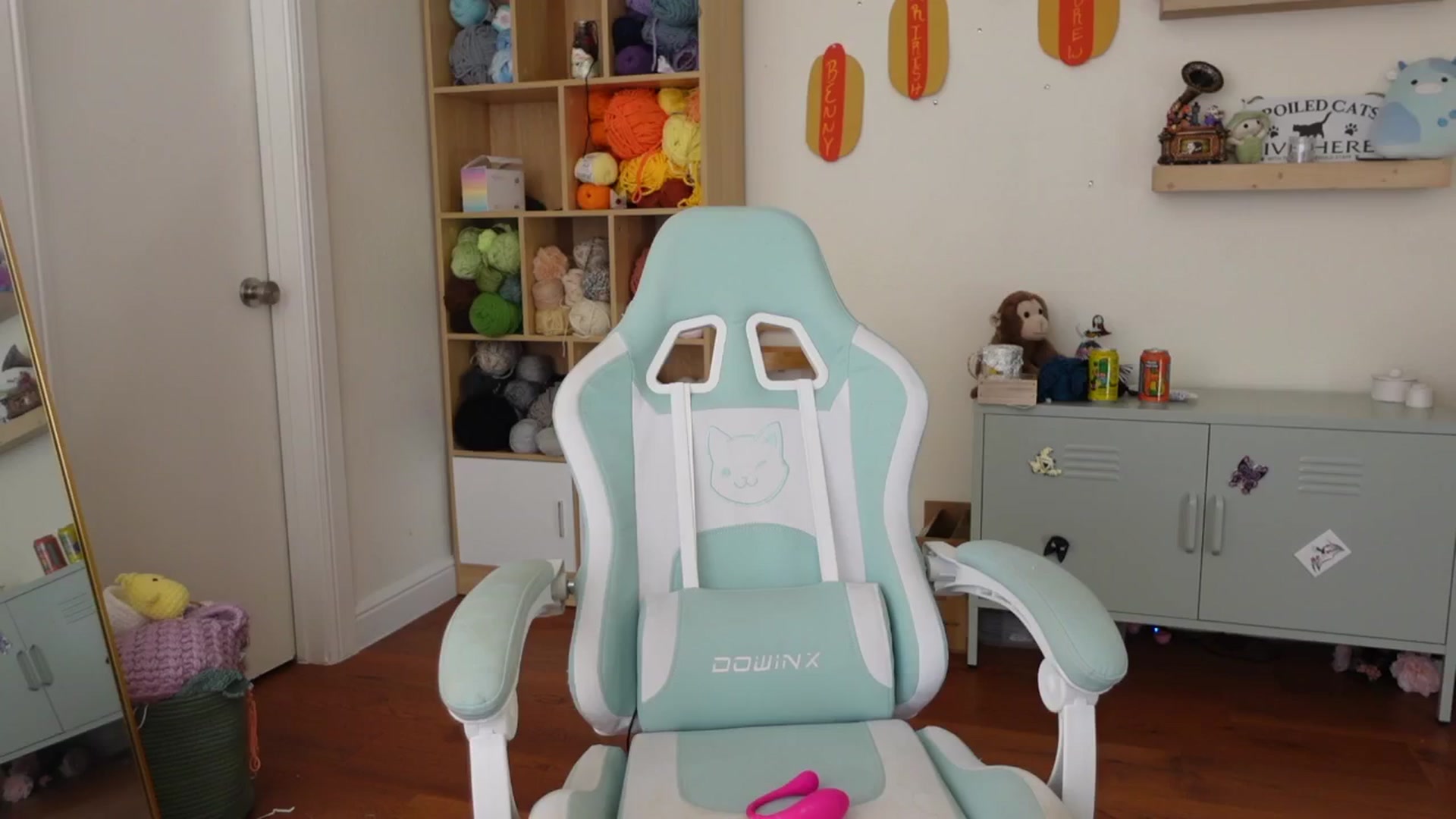 Gallery image thumbnail from Lil_blueberry's myfreecams stream on, 07/13/2024, 21:41 image 9 of 20