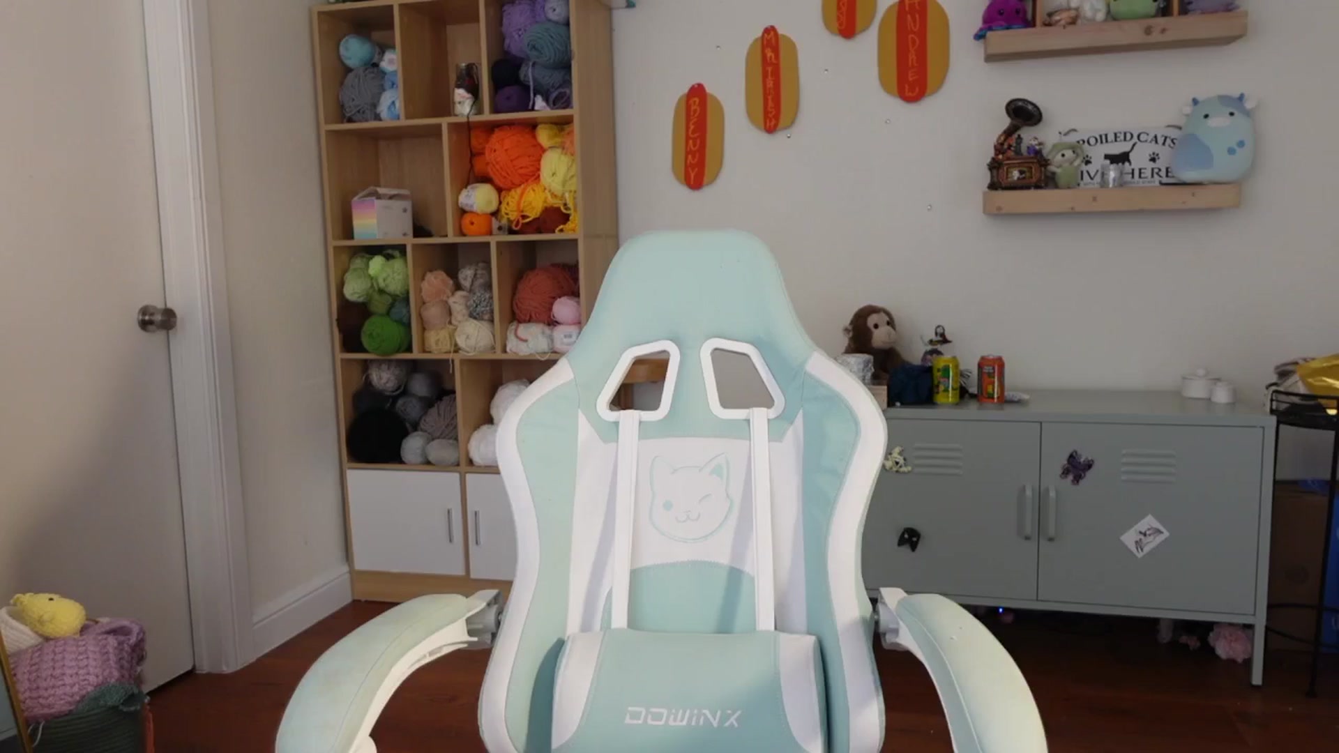Gallery image thumbnail from Lil_blueberry's myfreecams stream on, 07/13/2024, 21:41 image 17 of 20
