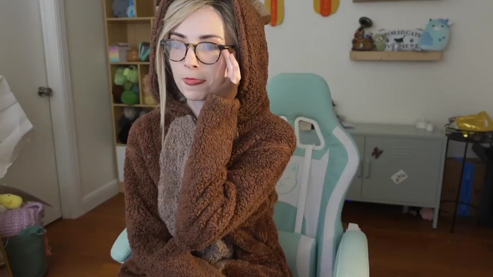 Gallery image thumbnail from Lil_blueberry's myfreecams stream on, 07/16/2024, 03:17 image 19 of 20