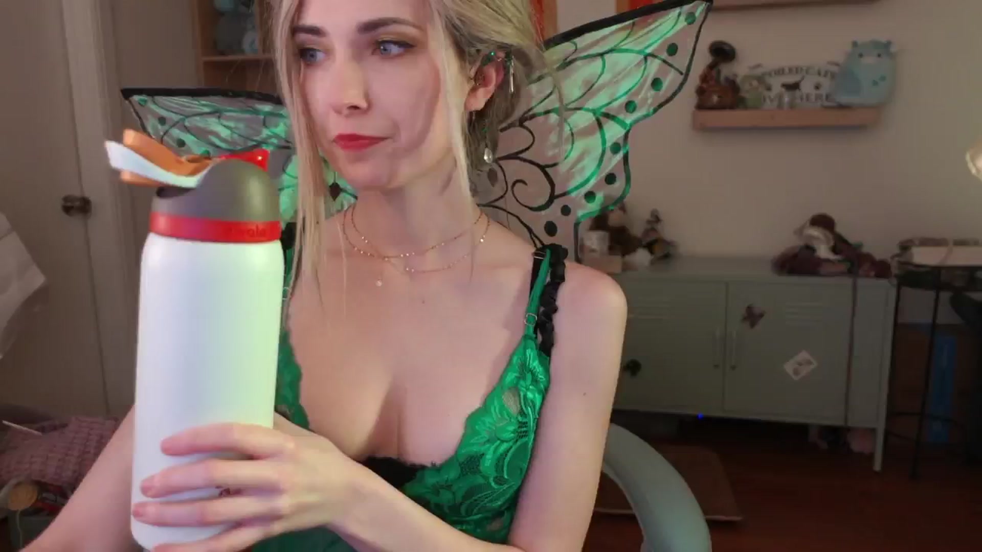 Gallery image thumbnail from Lil_blueberry's myfreecams stream on, 07/19/2024, 03:42 image 18 of 20