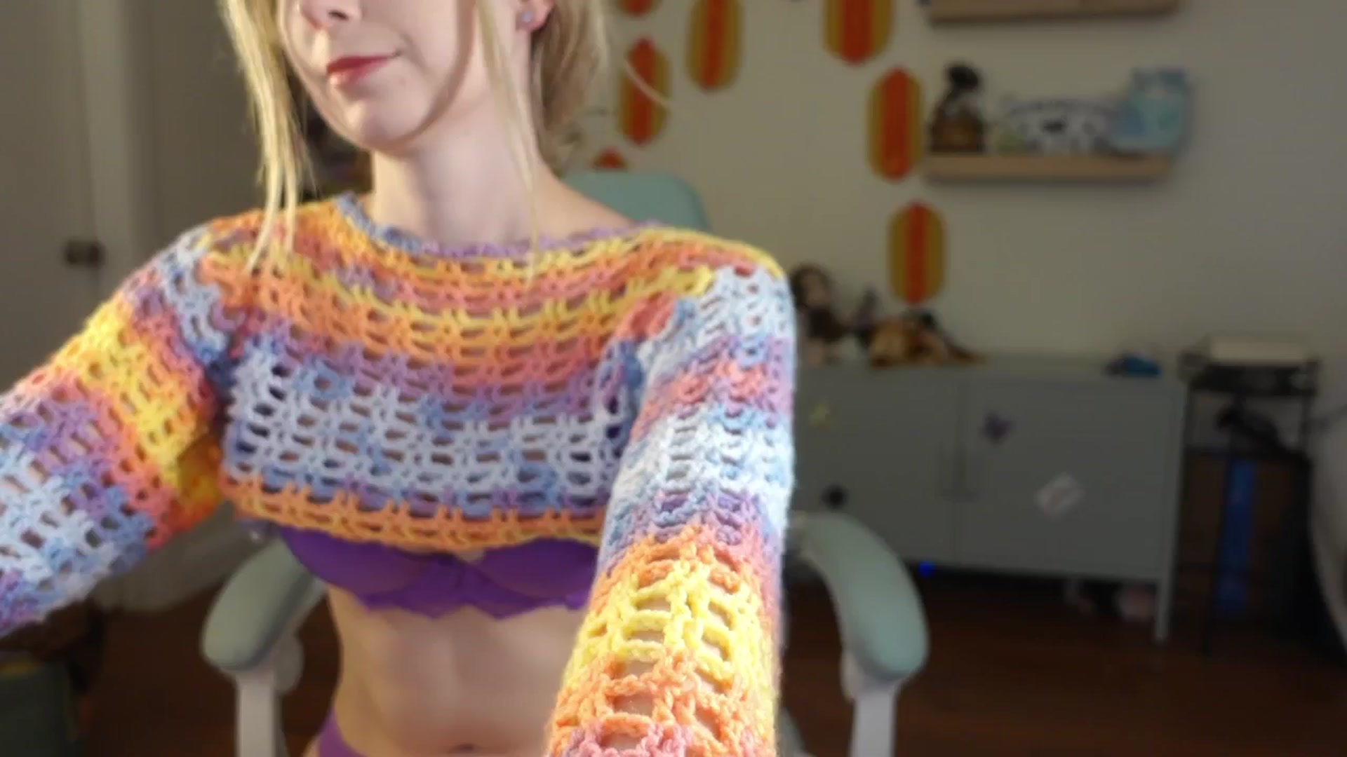 Gallery image thumbnail from Lil_blueberry's myfreecams stream on, 07/24/2024, 21:02 image 18 of 20