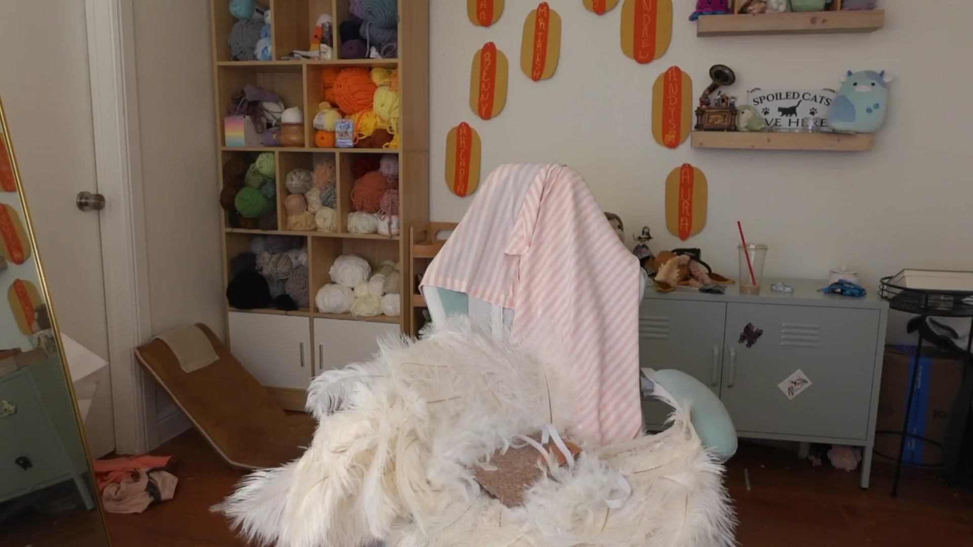 Gallery image thumbnail from Lil_blueberry's myfreecams stream on, 07/26/2024, 04:32 image 17 of 20