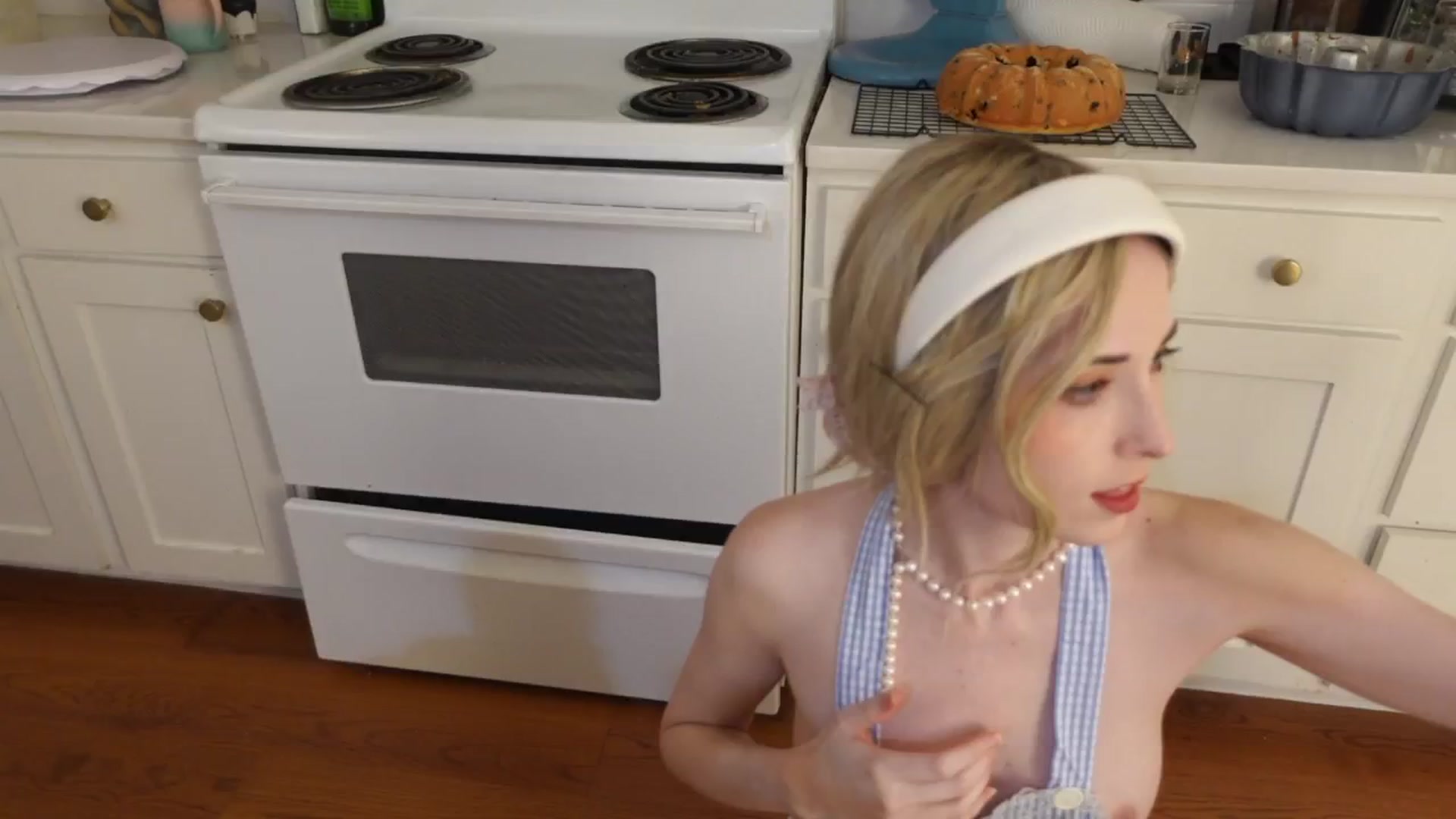 Gallery image thumbnail from Lil_blueberry's myfreecams stream on, 08/05/2024, 04:12 image 15 of 20