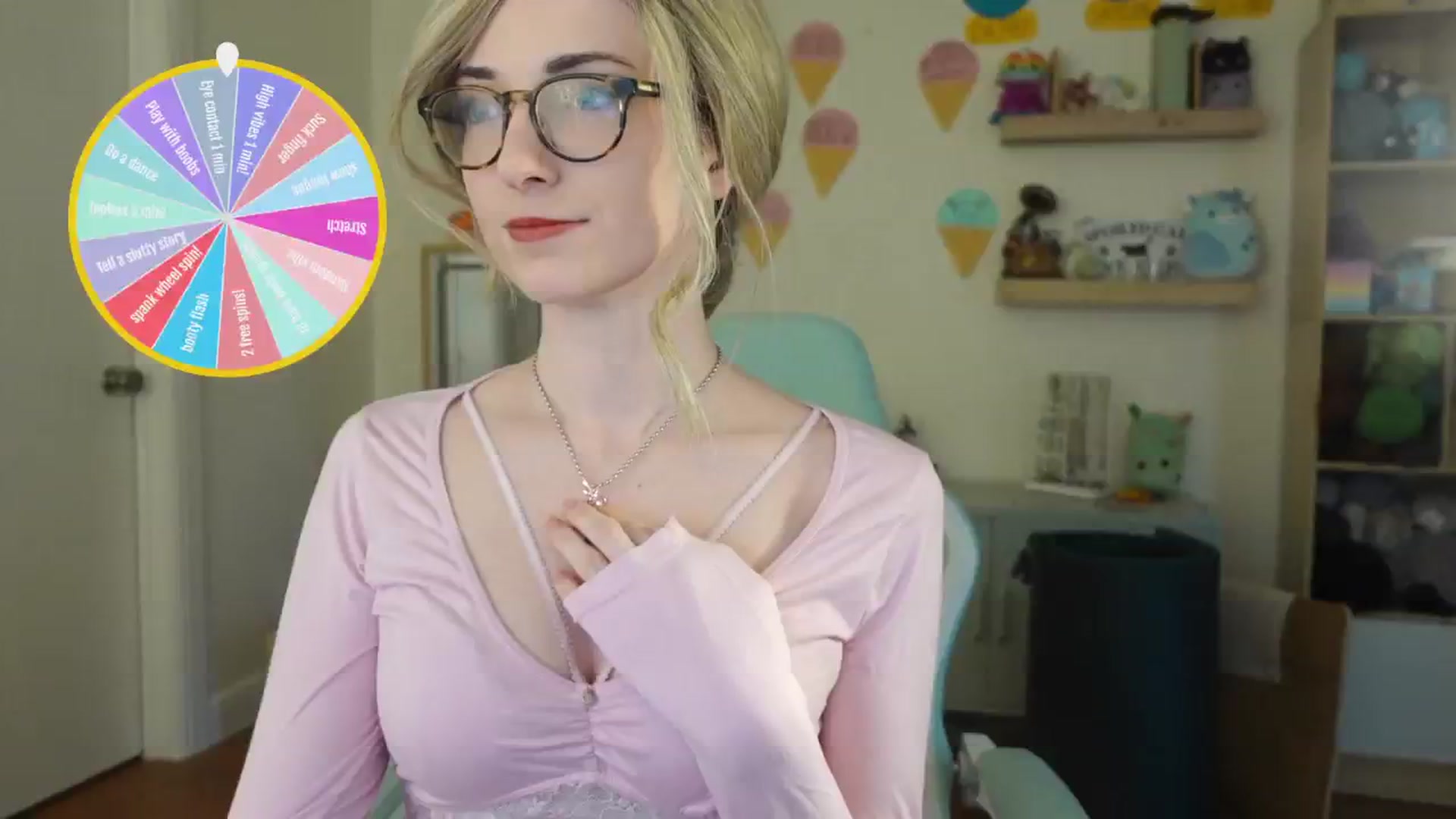 Gallery image thumbnail from Lil_blueberry's myfreecams stream on, 08/05/2024, 22:16 image 8 of 20