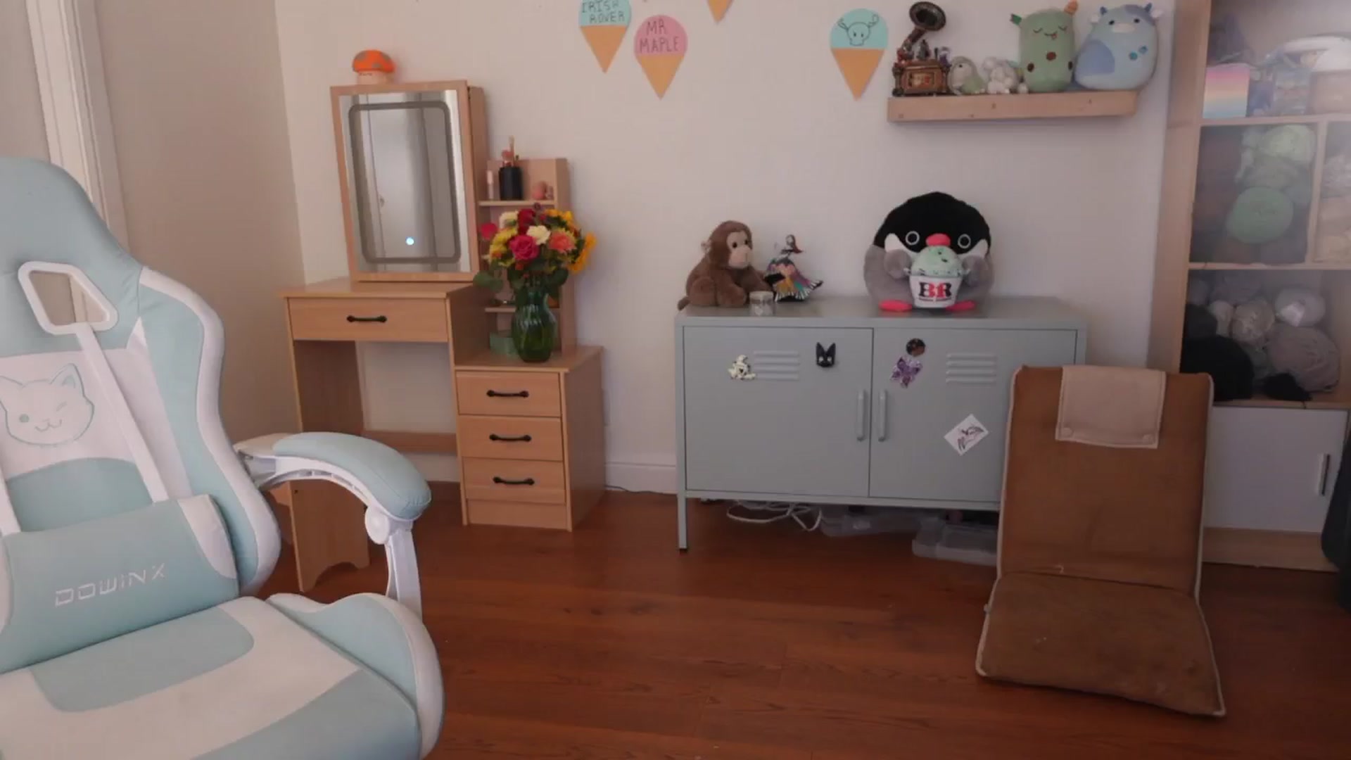Gallery image thumbnail from Lil_blueberry's myfreecams stream on, 08/07/2024, 03:05 image 1 of 20