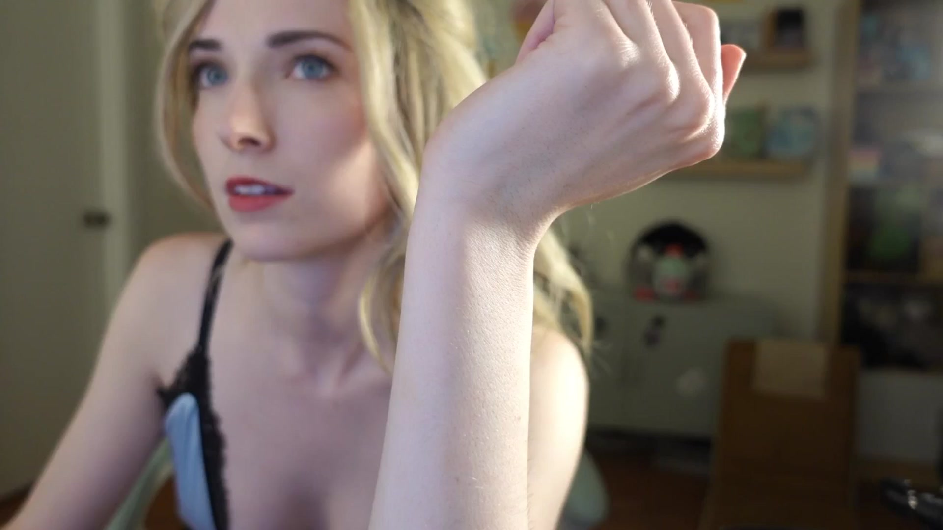 Gallery image thumbnail from Lil_blueberry's myfreecams stream on, 08/07/2024, 03:05 image 12 of 20