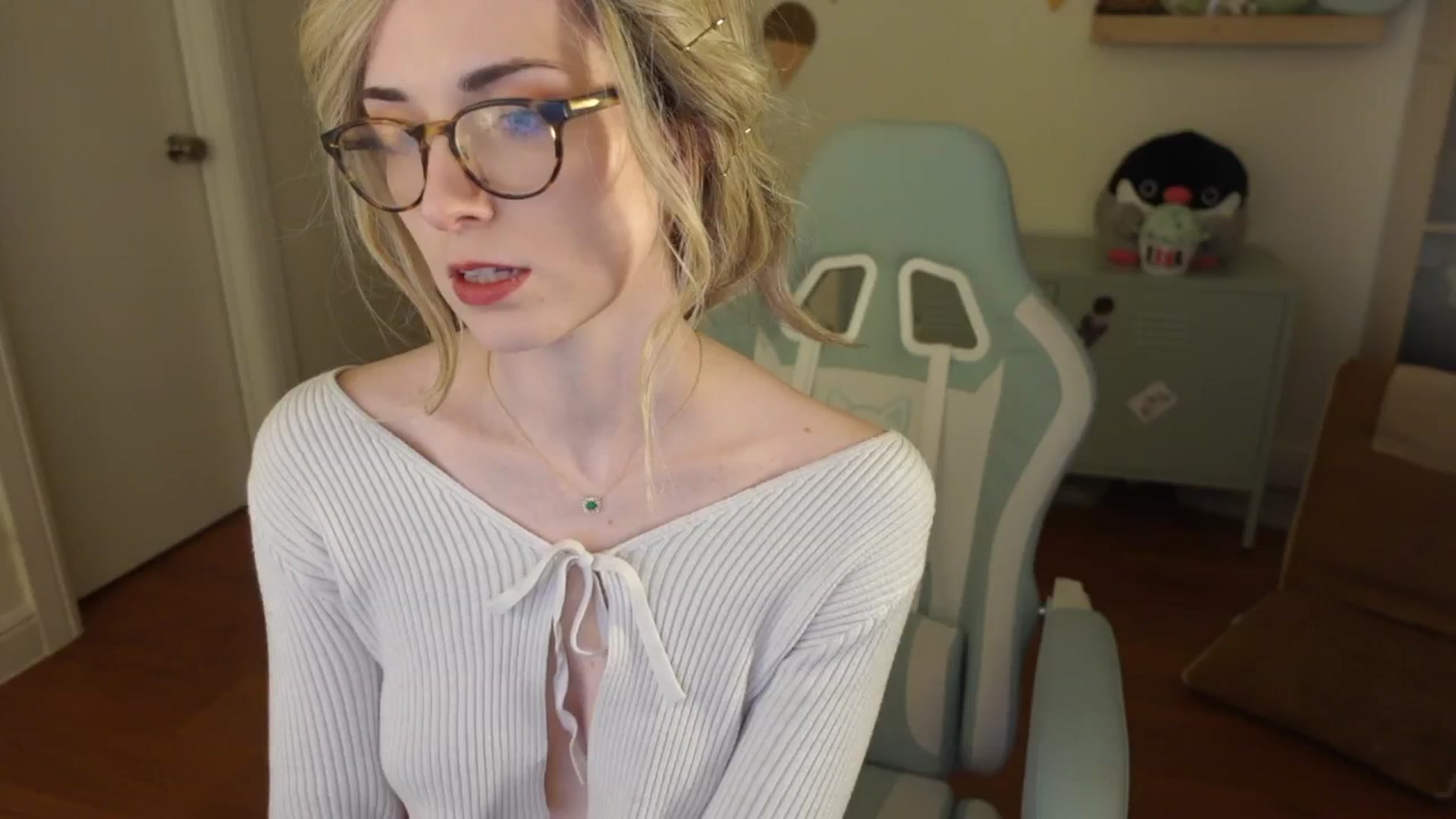 Gallery image thumbnail from Lil_blueberry's myfreecams stream on, 08/16/2024, 02:15 image 9 of 20