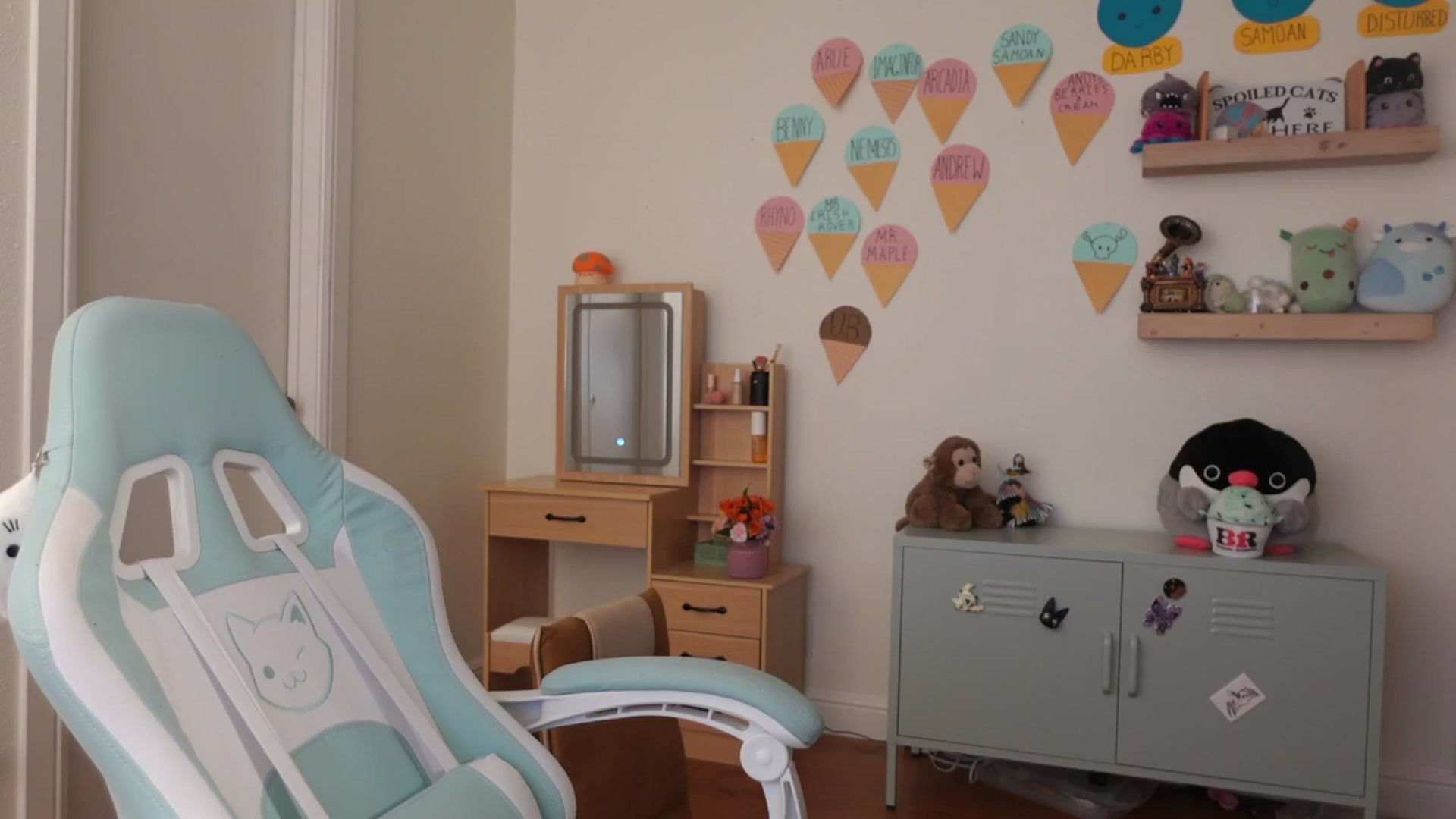 Gallery image thumbnail from Lil_blueberry's myfreecams stream on, 08/21/2024, 02:57 image 18 of 20