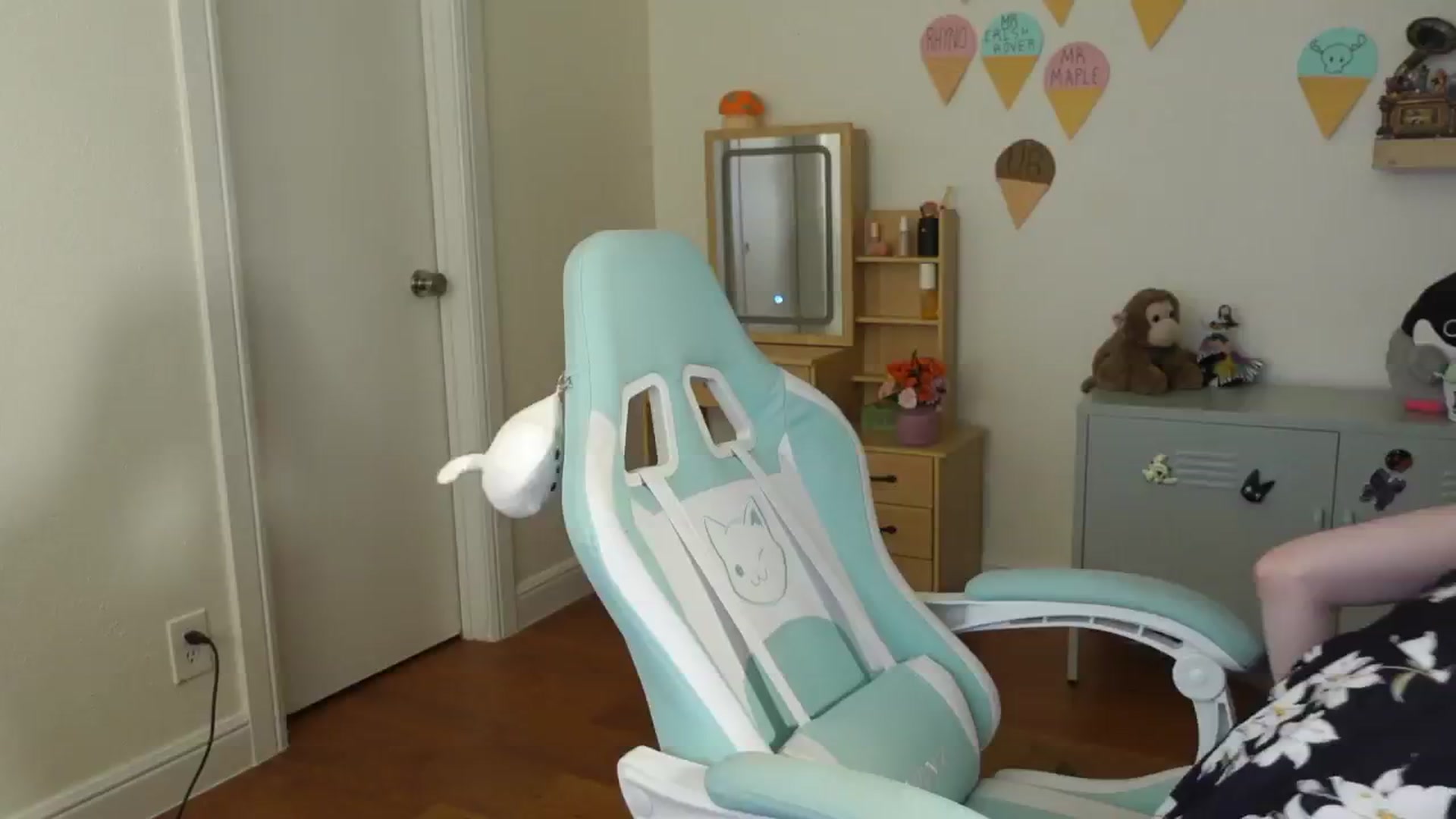 Gallery image thumbnail from Lil_blueberry's myfreecams stream on, 08/21/2024, 02:57 image 7 of 20