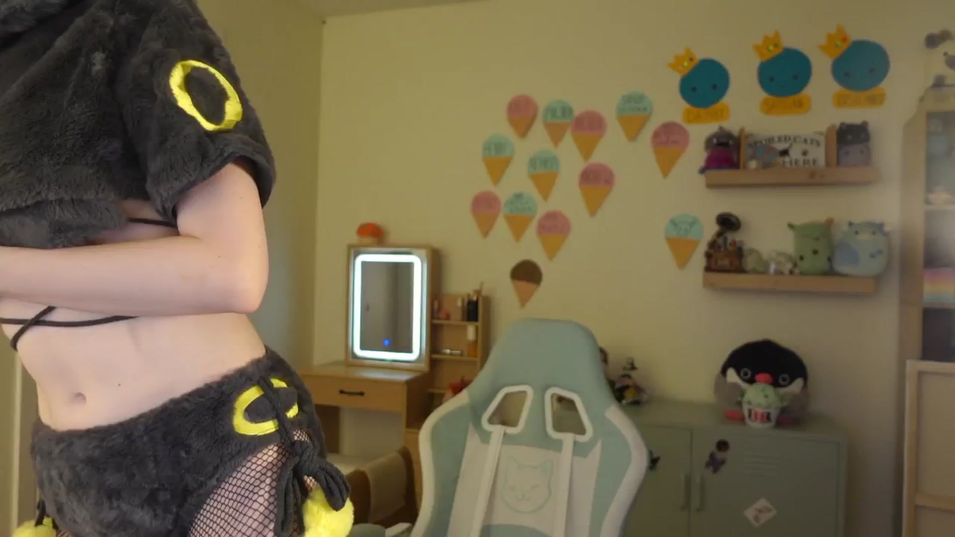 Gallery image thumbnail from Lil_blueberry's myfreecams stream on, 08/23/2024, 03:05 image 12 of 20
