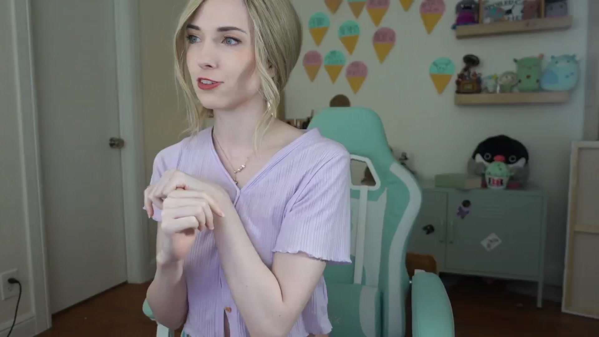 Gallery image thumbnail from Lil_blueberry's myfreecams stream on, 08/28/2024, 03:32 image 7 of 20
